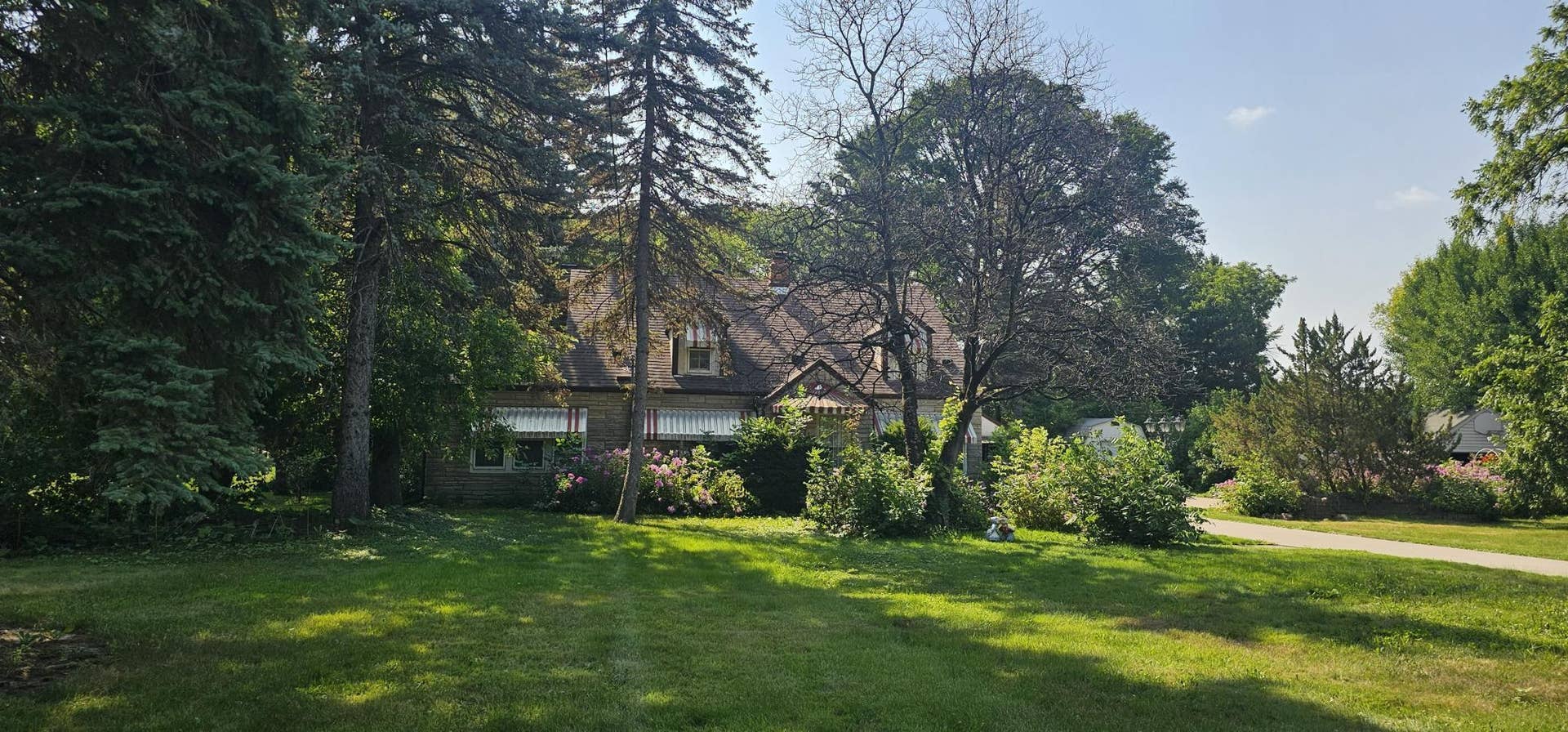 571 Century Avenue N, Maplewood, MN 55119 Front View.jpg