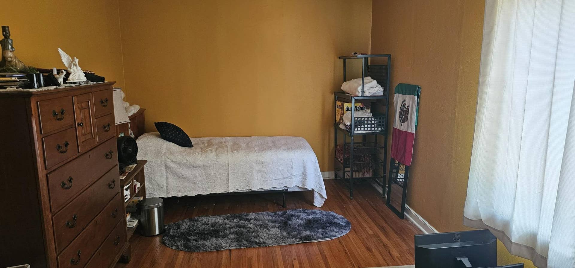 571 Century Avenue N, Maplewood, MN 55119 Berdroom 3.jpg