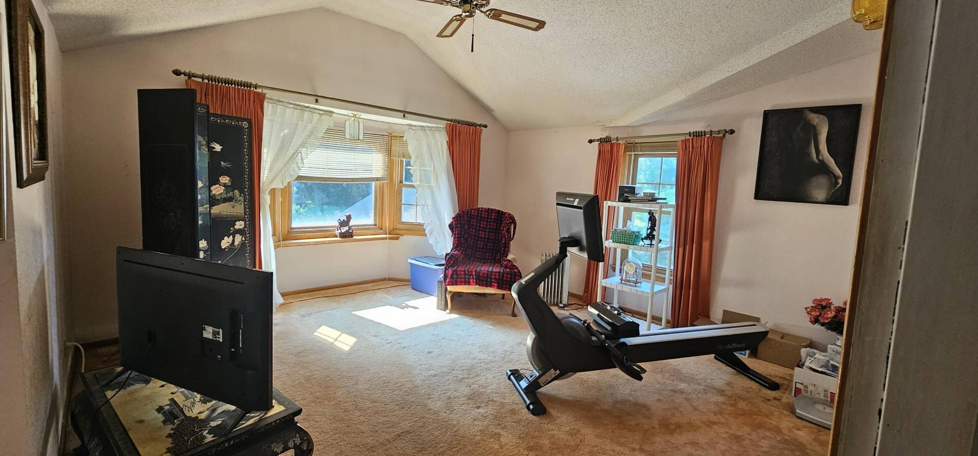 571 Century Avenue N, Maplewood, MN 55119 Bedroom 1.jpg