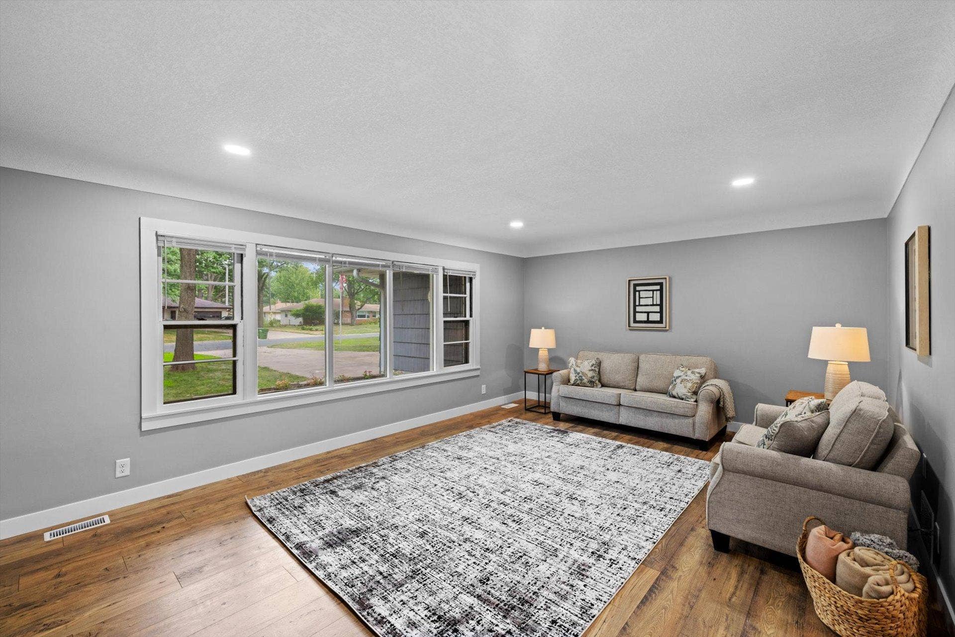 5415 Twin Lake Boulevard E, Brooklyn Center, MN 55429 5415 Twin Lake Boulevard E, Brooklyn Center, MN 55429