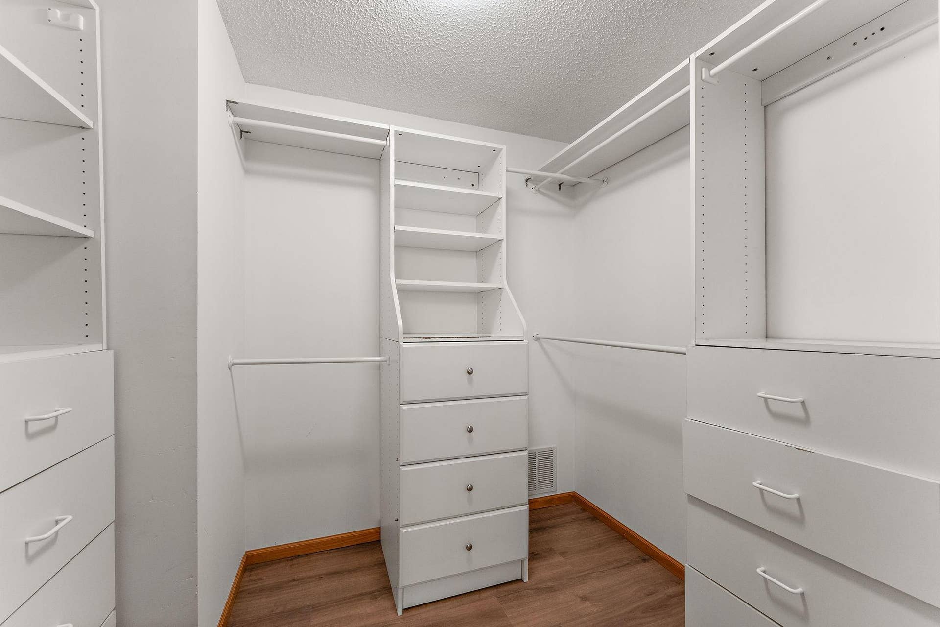Closet.jpg