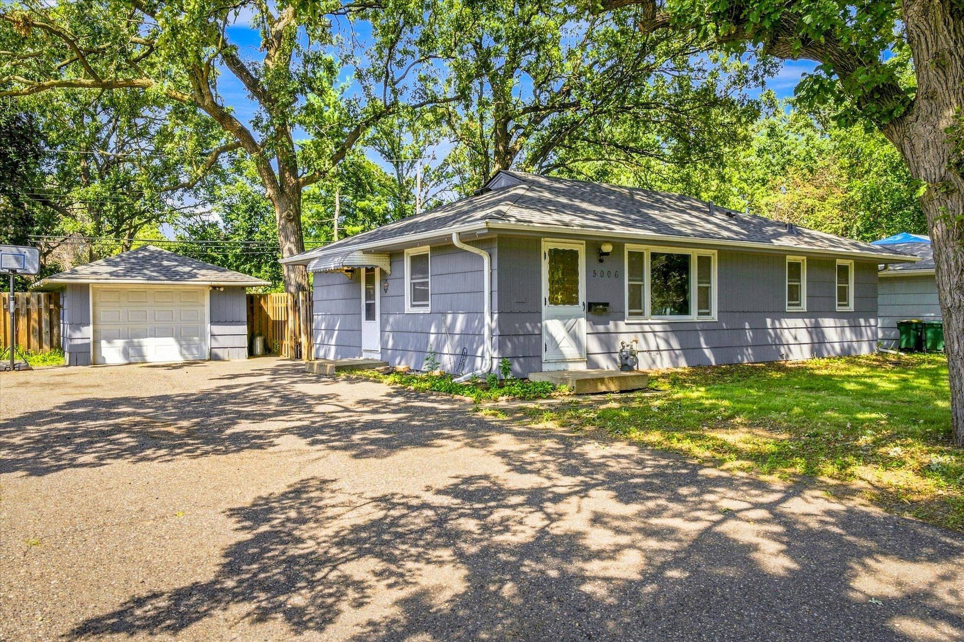 5006 63rd Avenue N, Brooklyn Center, MN 55429