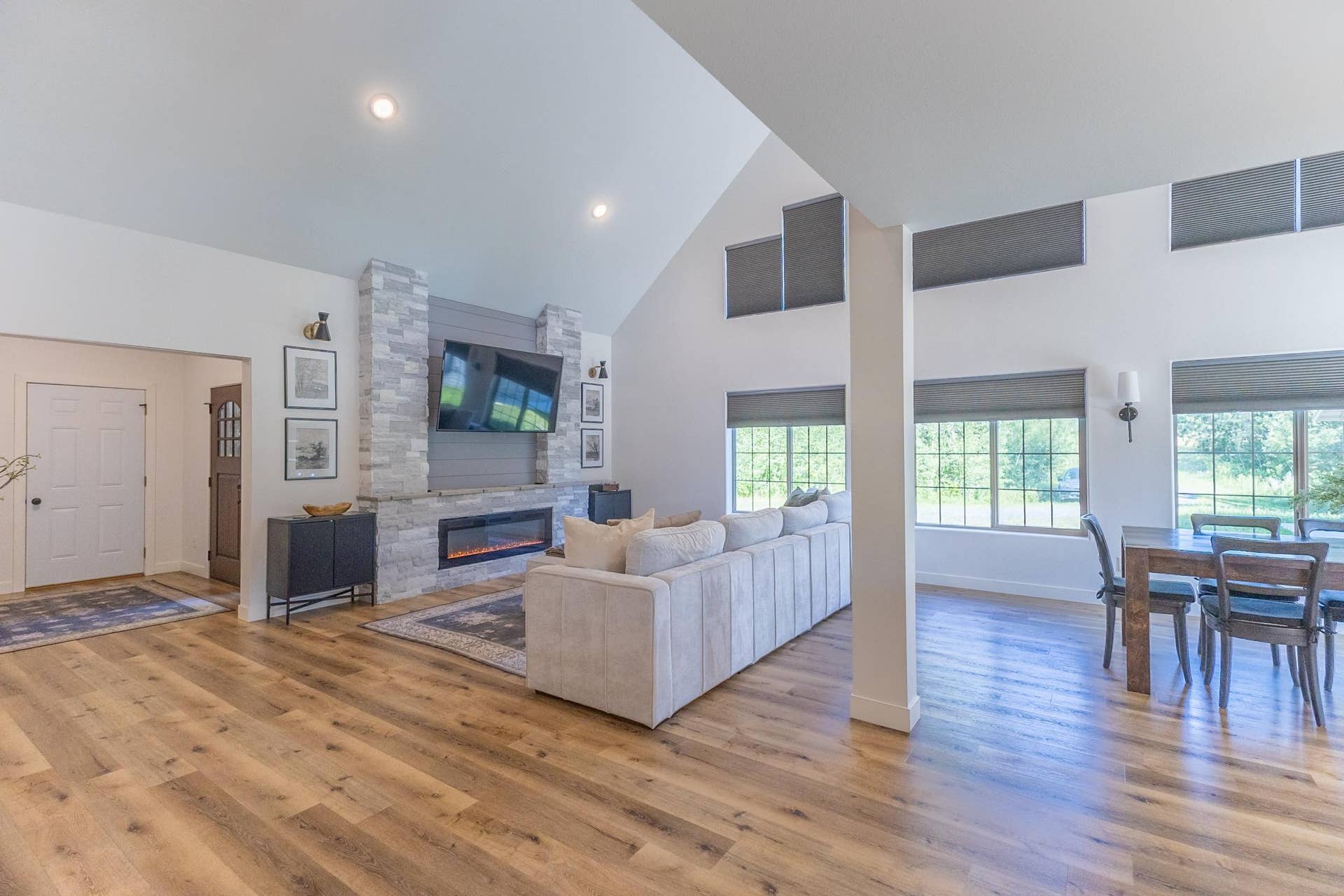 7639 Emerald Pines Drive NW, Bemidji, MN 56601 Emerald Pines living room-26.jpg