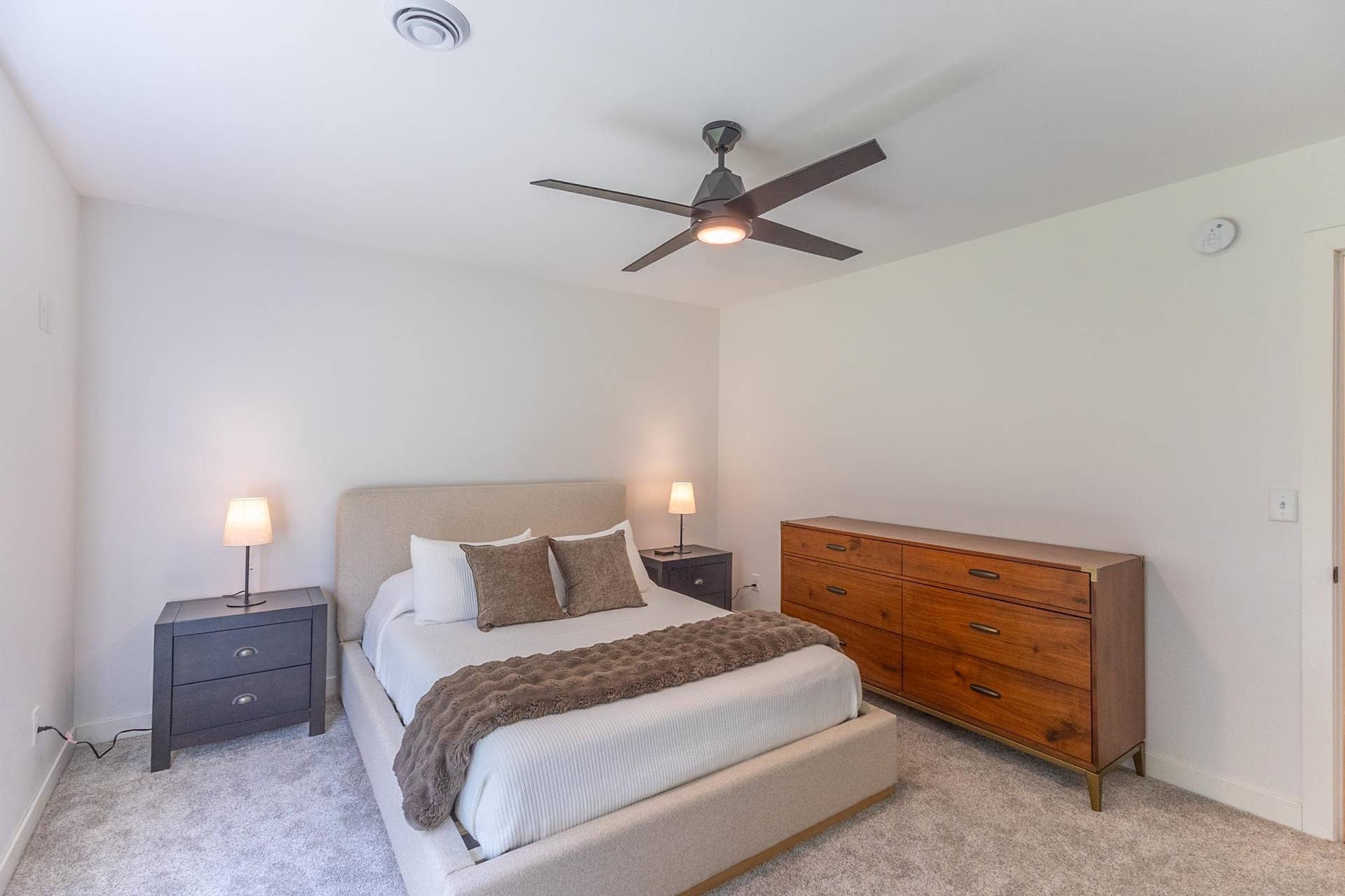 7639 Emerald Pines Drive NW, Bemidji, MN 56601 Main floor bedroom 2 -06.jpg