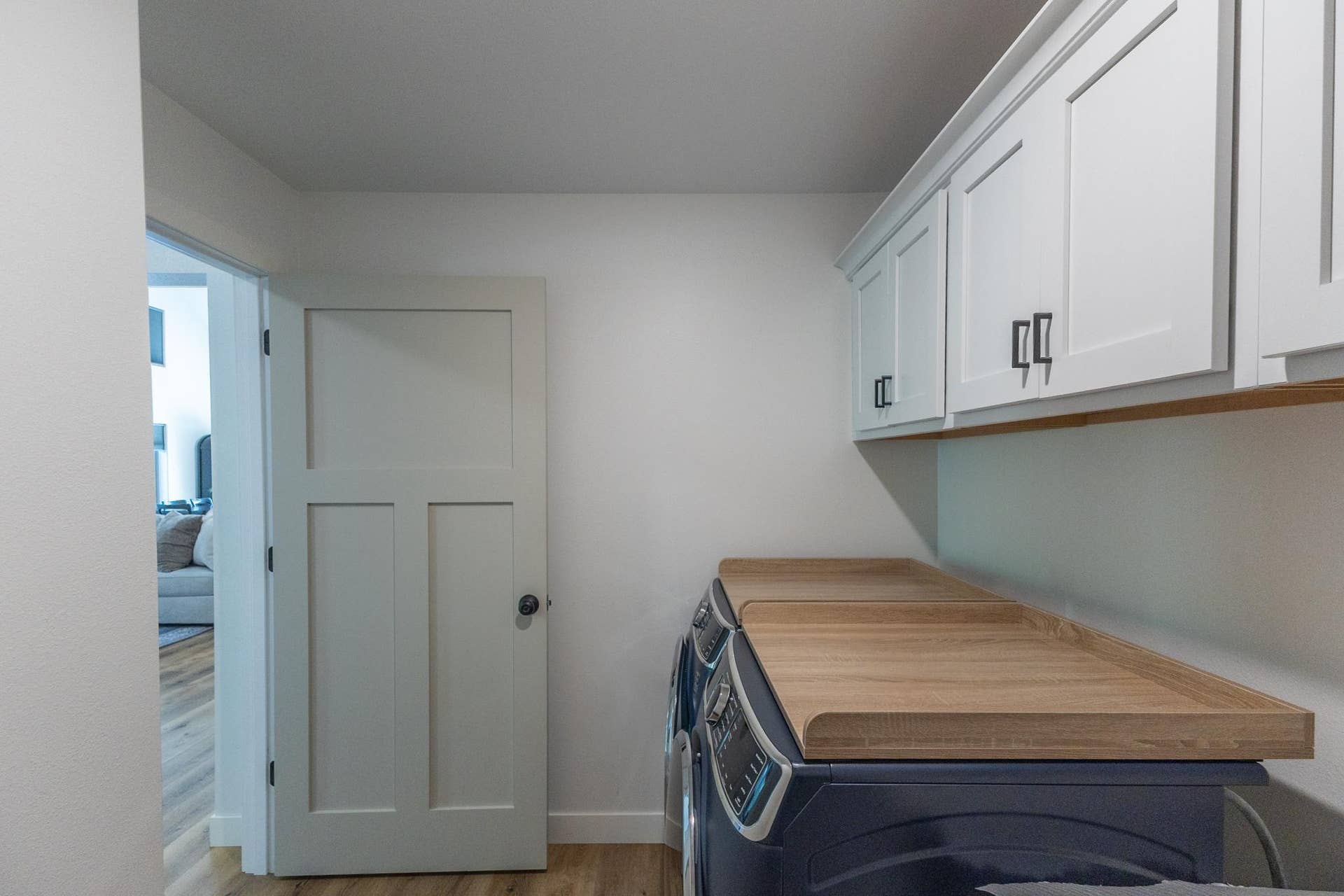 7639 Emerald Pines Drive NW, Bemidji, MN 56601 Main floor laundry-4.jpg