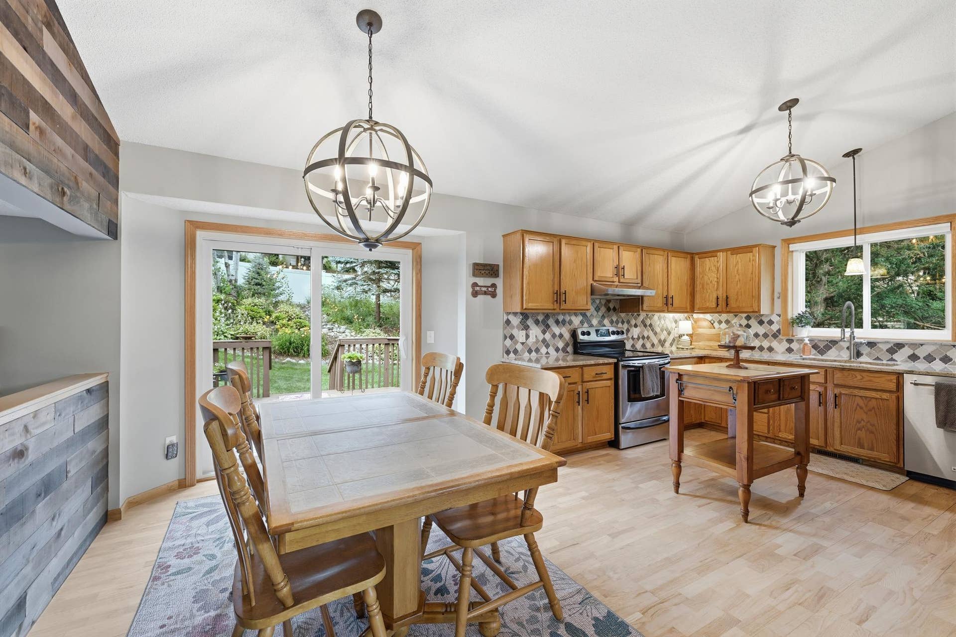 9005 Jensen Avenue S, Cottage Grove, MN 55016 9005 Jensen Avenue S, Cottage Grove, MN 55016