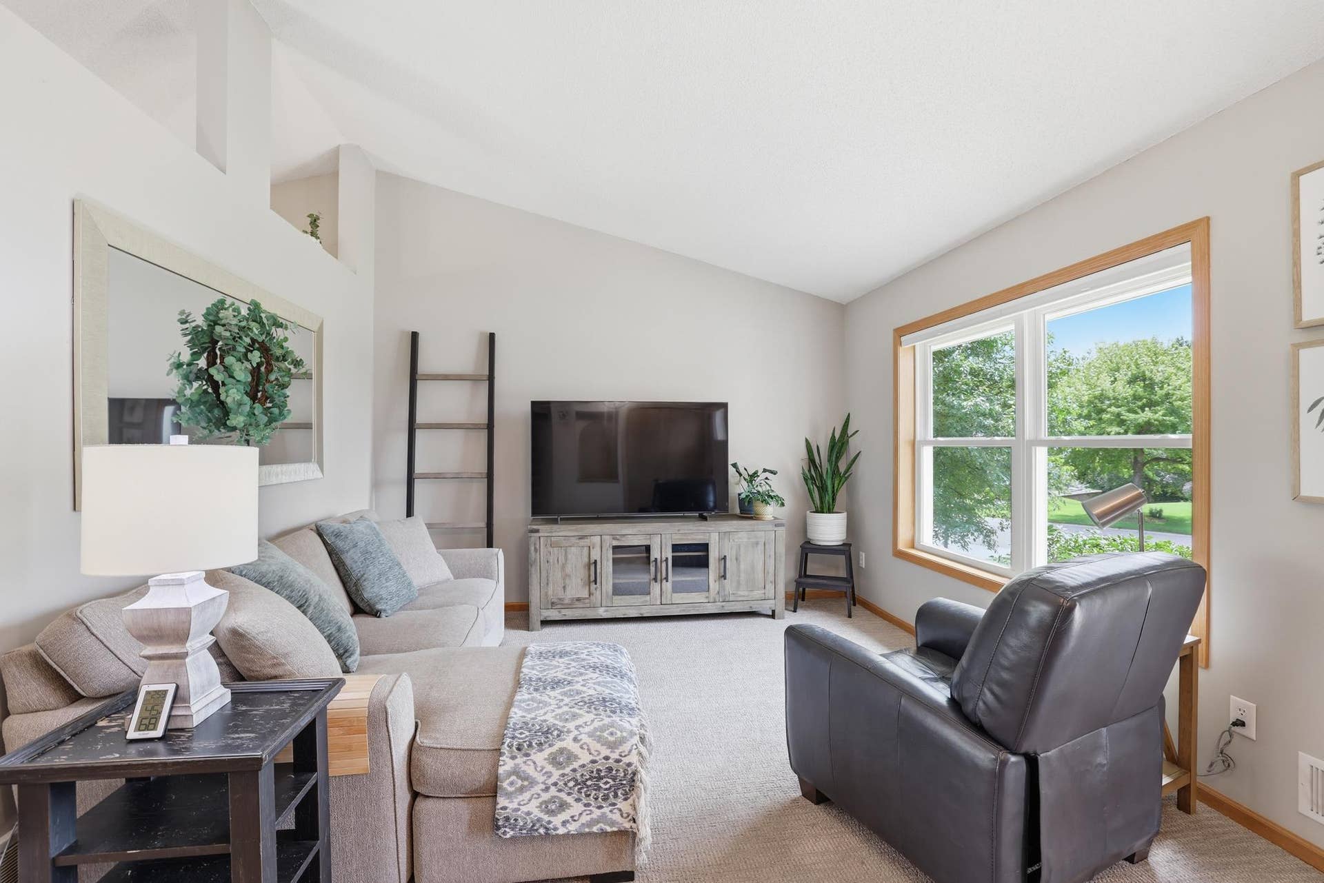 9005 Jensen Avenue S, Cottage Grove, MN 55016 9005 Jensen Avenue S, Cottage Grove, MN 55016