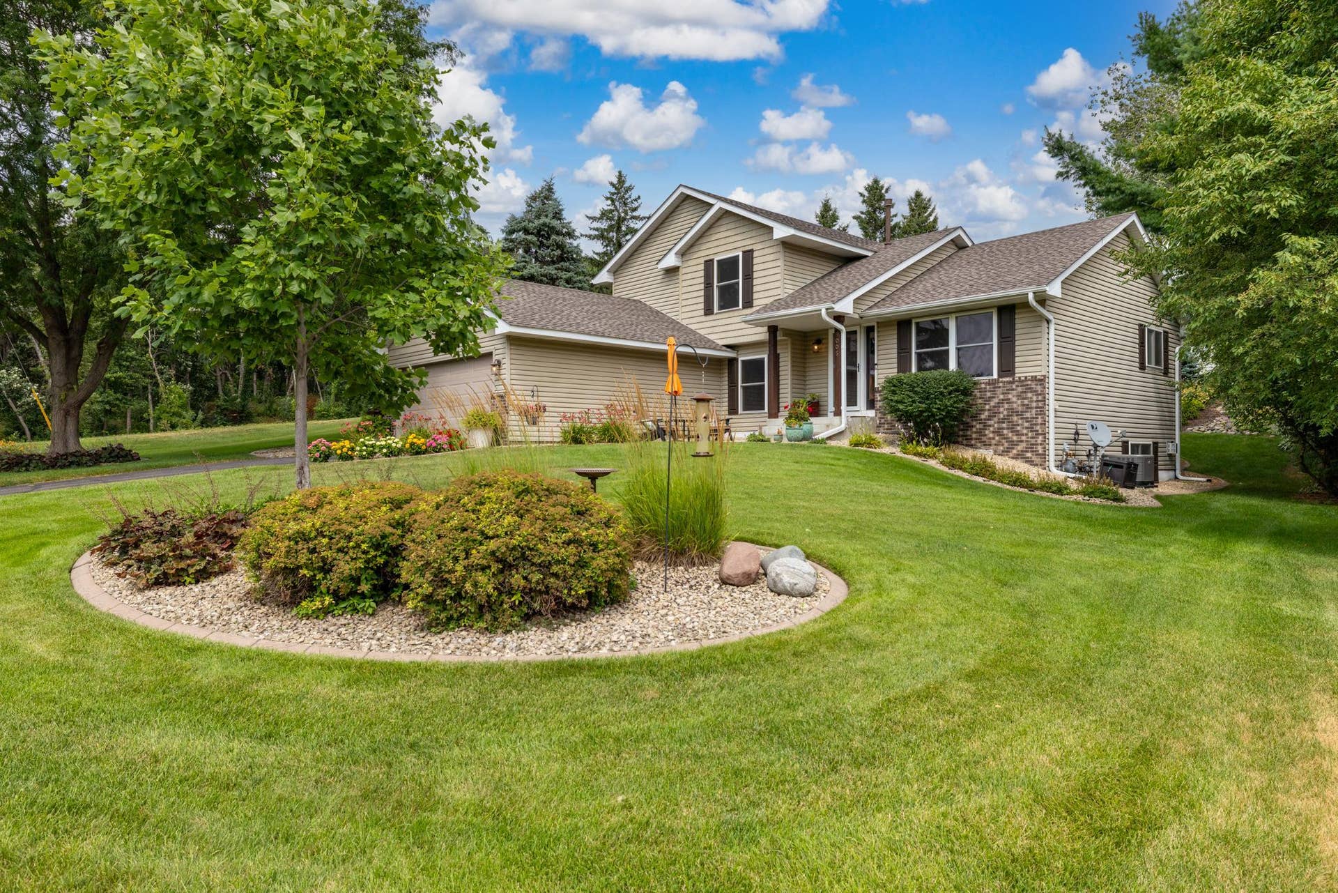 9005 Jensen Avenue S, Cottage Grove, MN 55016 9005 Jensen Avenue S, Cottage Grove, MN 55016