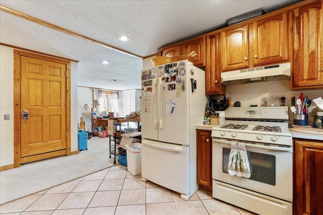1435 Anne Street NW, Bemidji, MN 56601 Downstairs kitchen