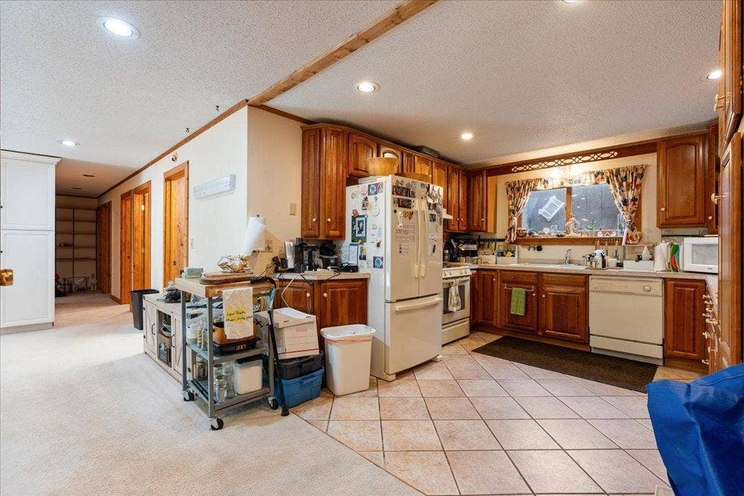 1435 Anne Street NW, Bemidji, MN 56601 Downstairs kitchen