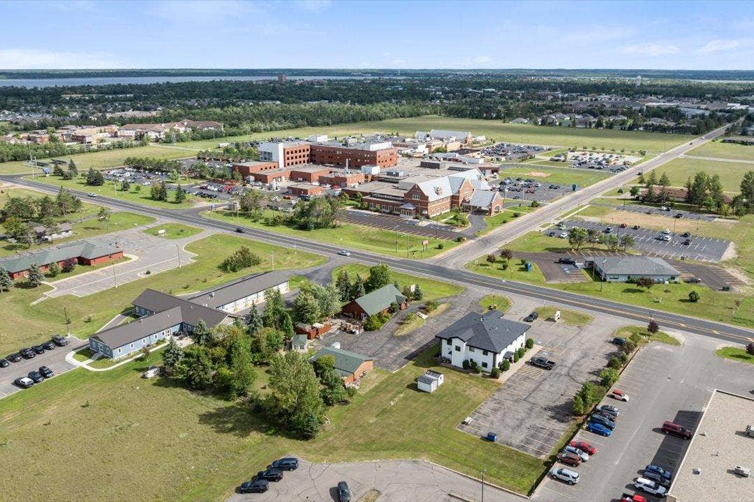 1435 Anne Street NW, Bemidji, MN 56601 05-DJI_20260806193353_0502_D.jpg