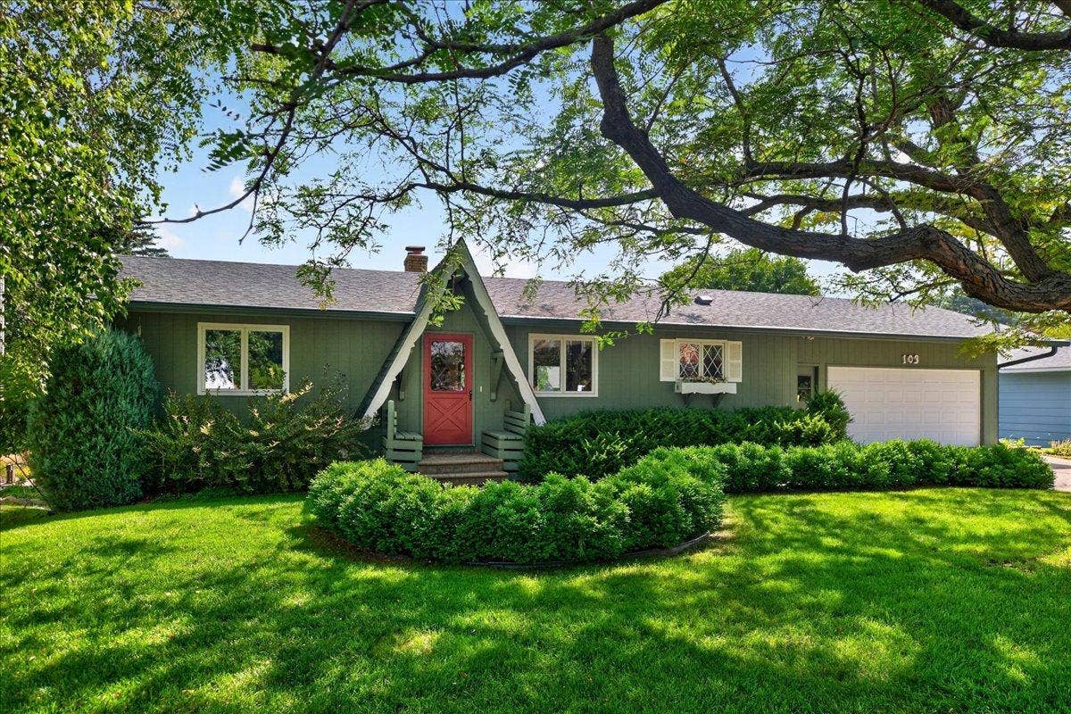 103 Lakeside Drive, Stillwater, MN 55082 01-028.jpg