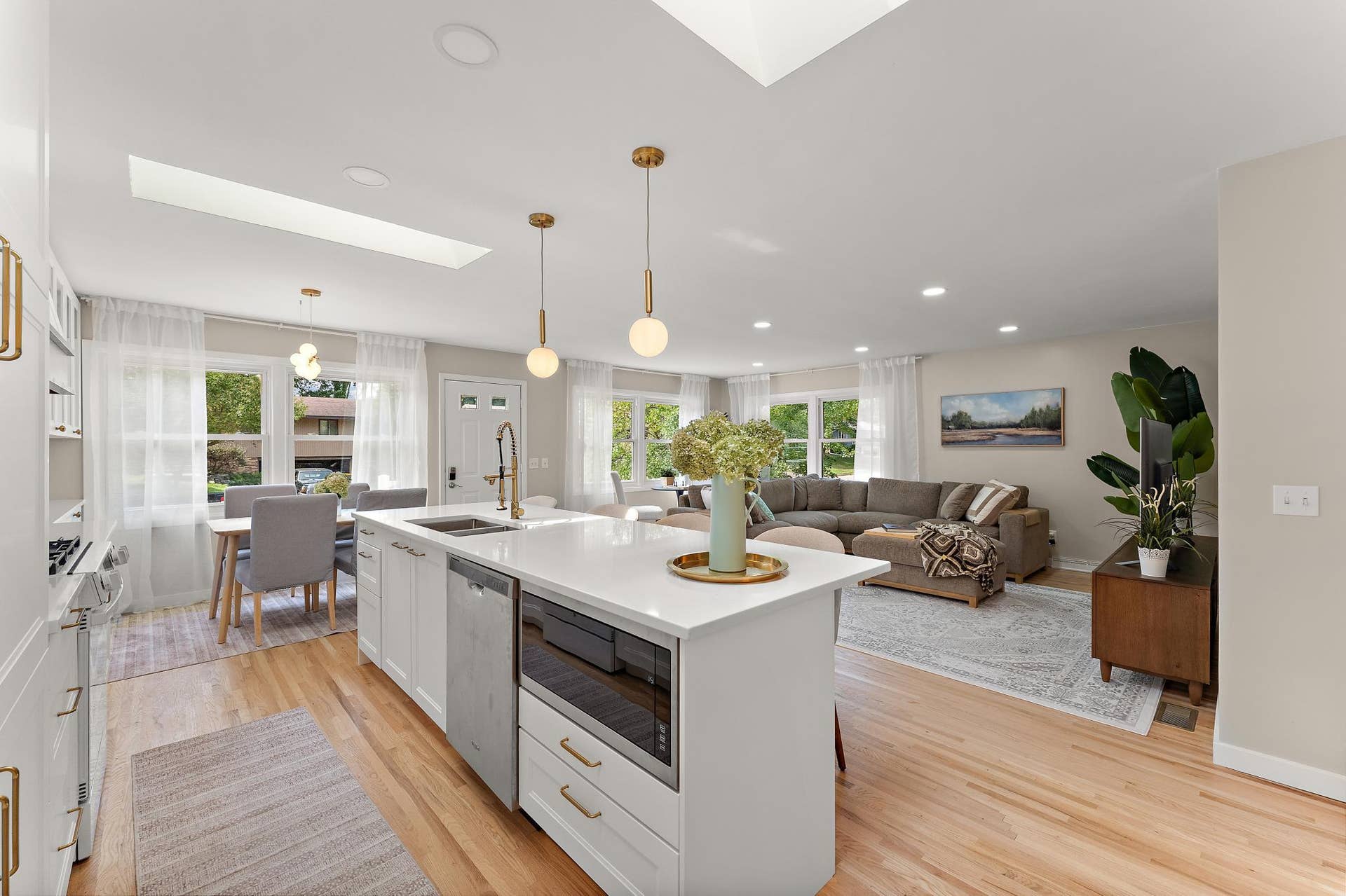 231 Birchwood Drive N, Stillwater, MN 55082 231 Birchwood Drive N, Stillwater, MN 55082