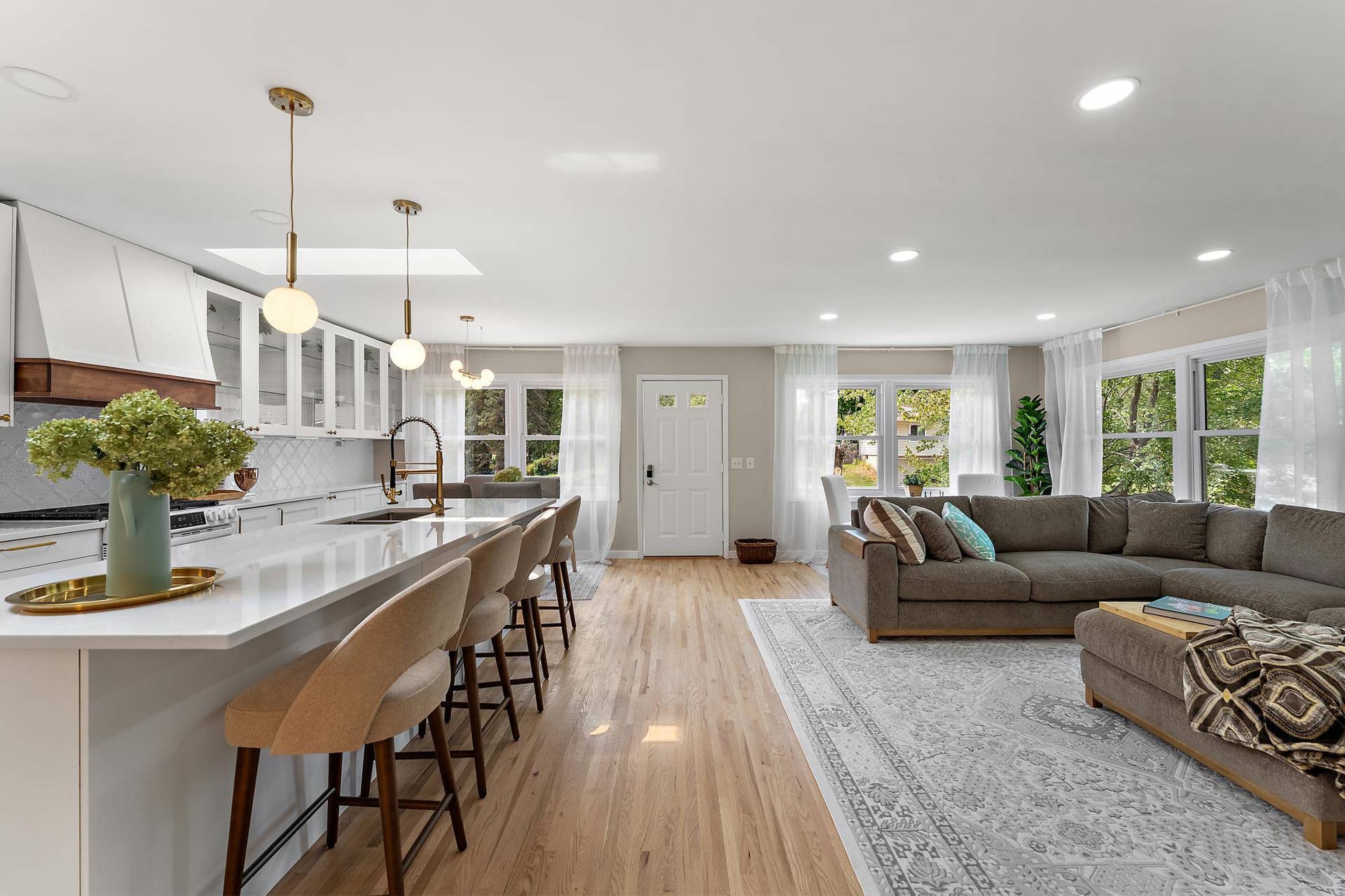 231 Birchwood Drive N, Stillwater, MN 55082 231 Birchwood Drive N, Stillwater, MN 55082