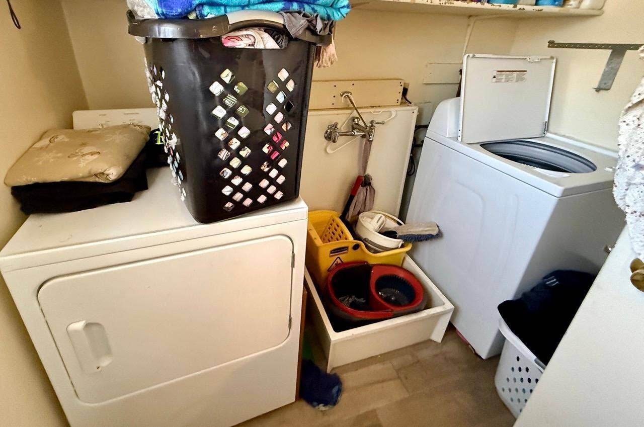 1001 Mississippi Avenue NW, Bemidji, MN 56601 Laundryroom