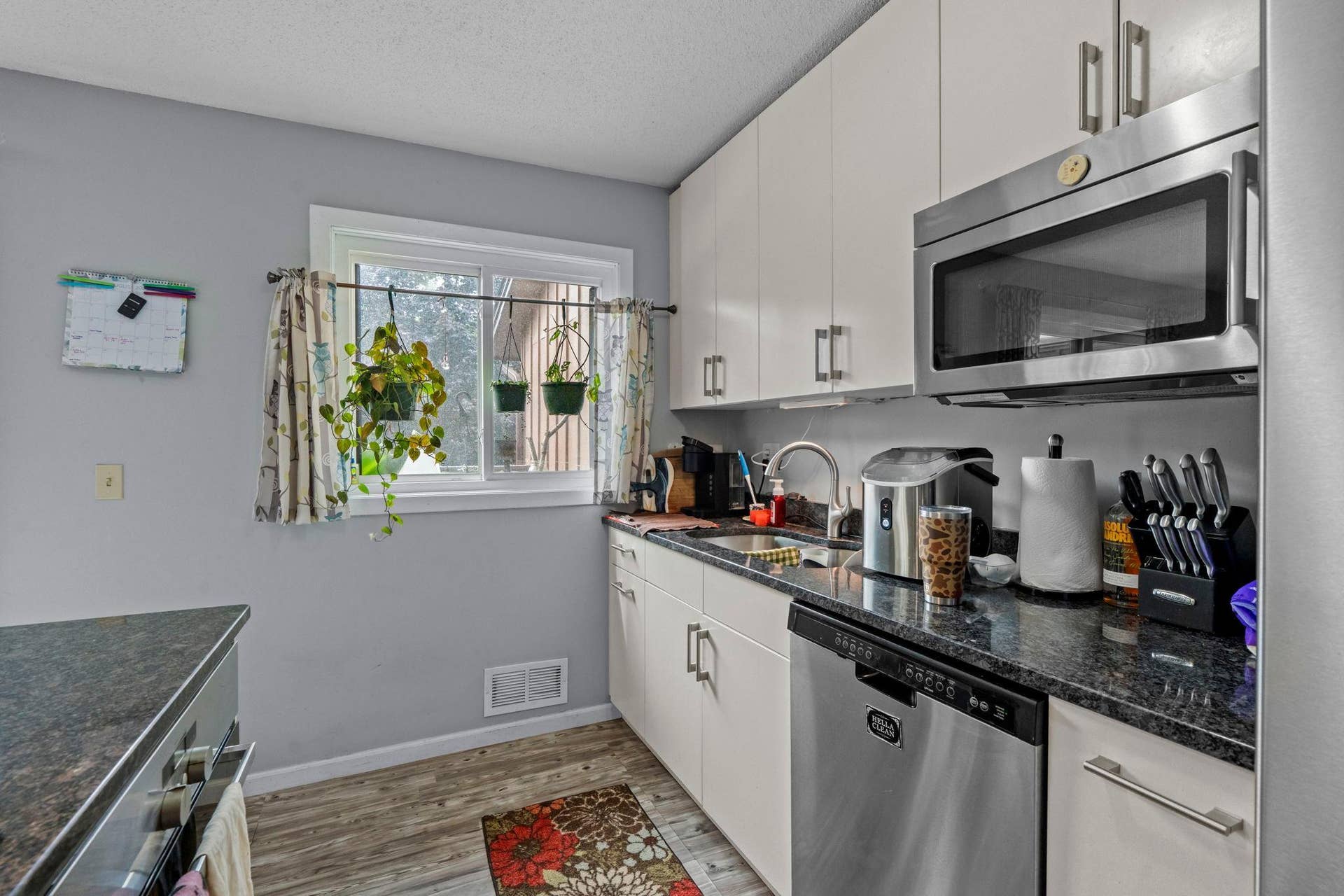 Kitchen with Granite countertops