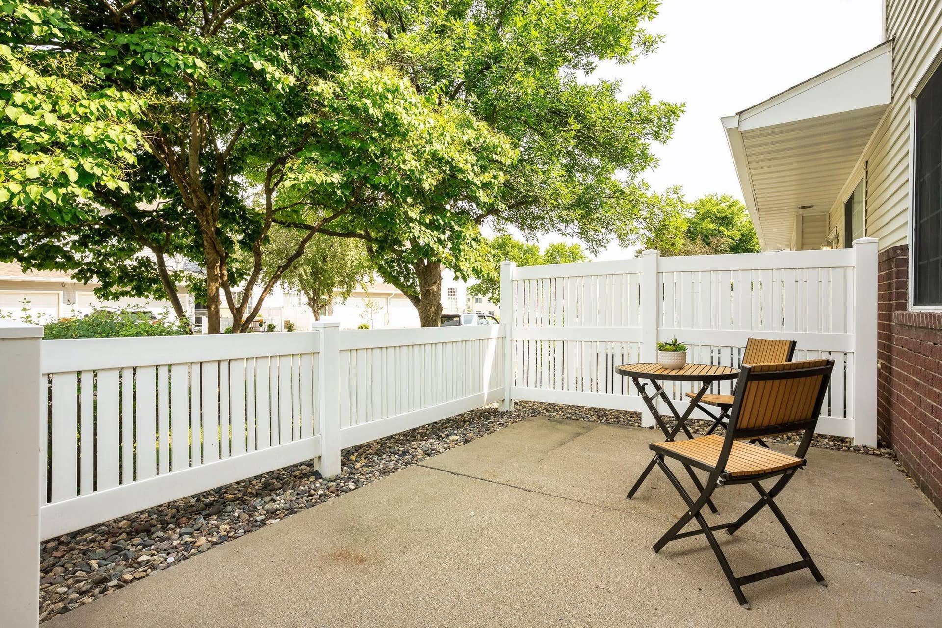 3001 Juniper Lane, #I, Woodbury, MN 55125 Perfect place to start the day and relax at the end of a long day!