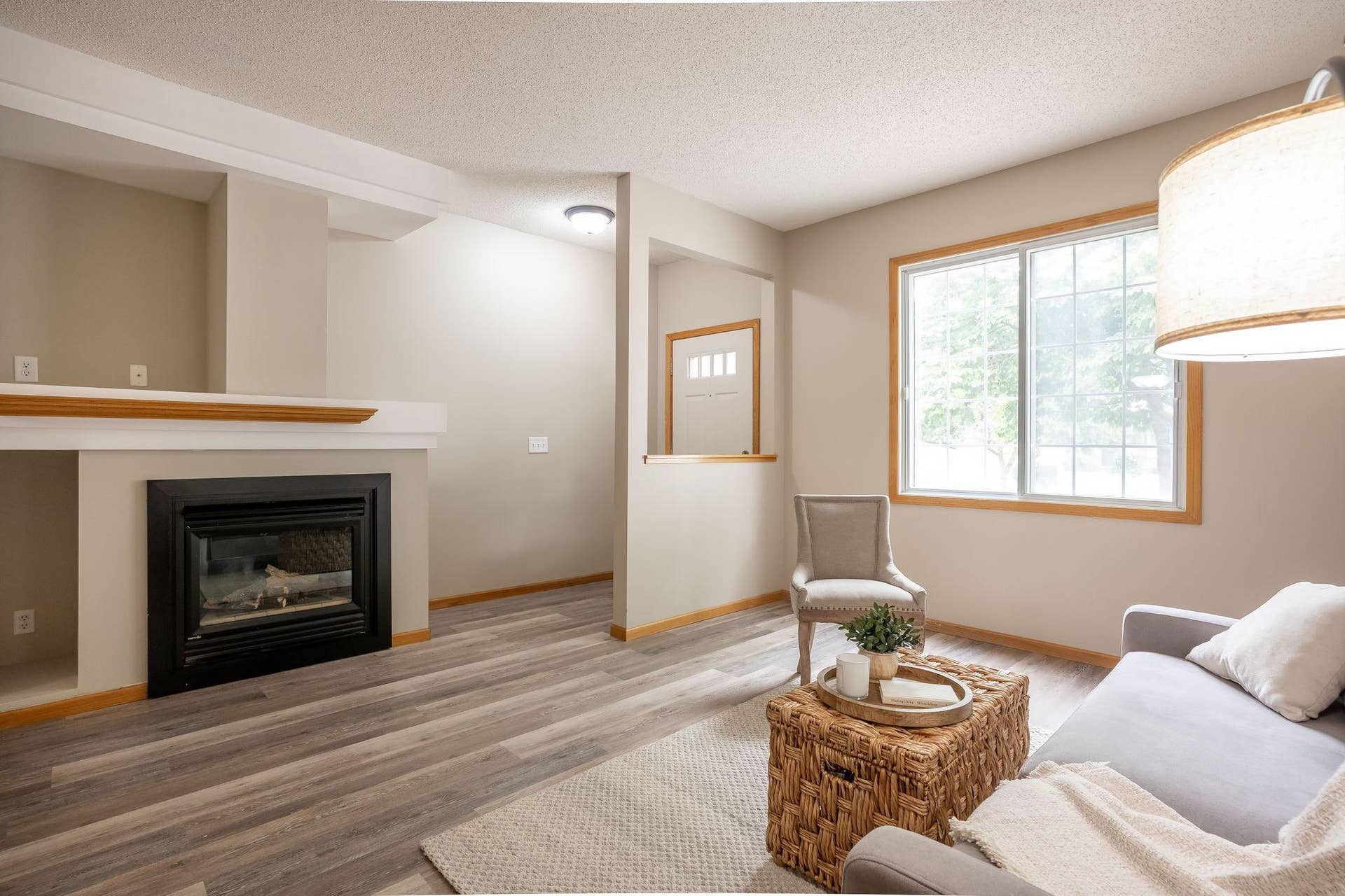 3001 Juniper Lane, #I, Woodbury, MN 55125 Cozy gas fireplace