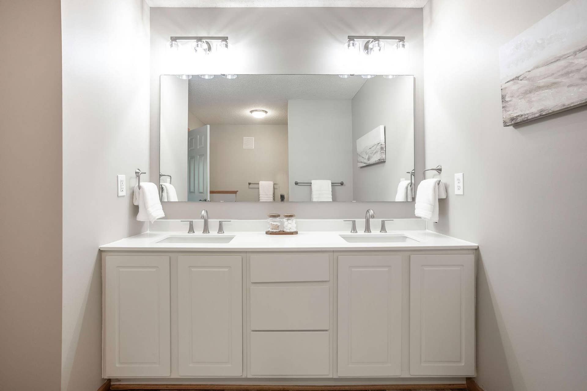 3001 Juniper Lane, #I, Woodbury, MN 55125 New Vanity and lighting