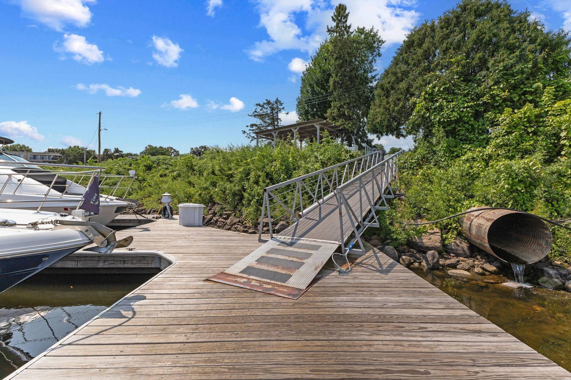 6413 Saint Croix Trail N, #220, Stillwater, MN 55082 6413 Saint Croix Trail N, #220, Stillwater, MN 55082
