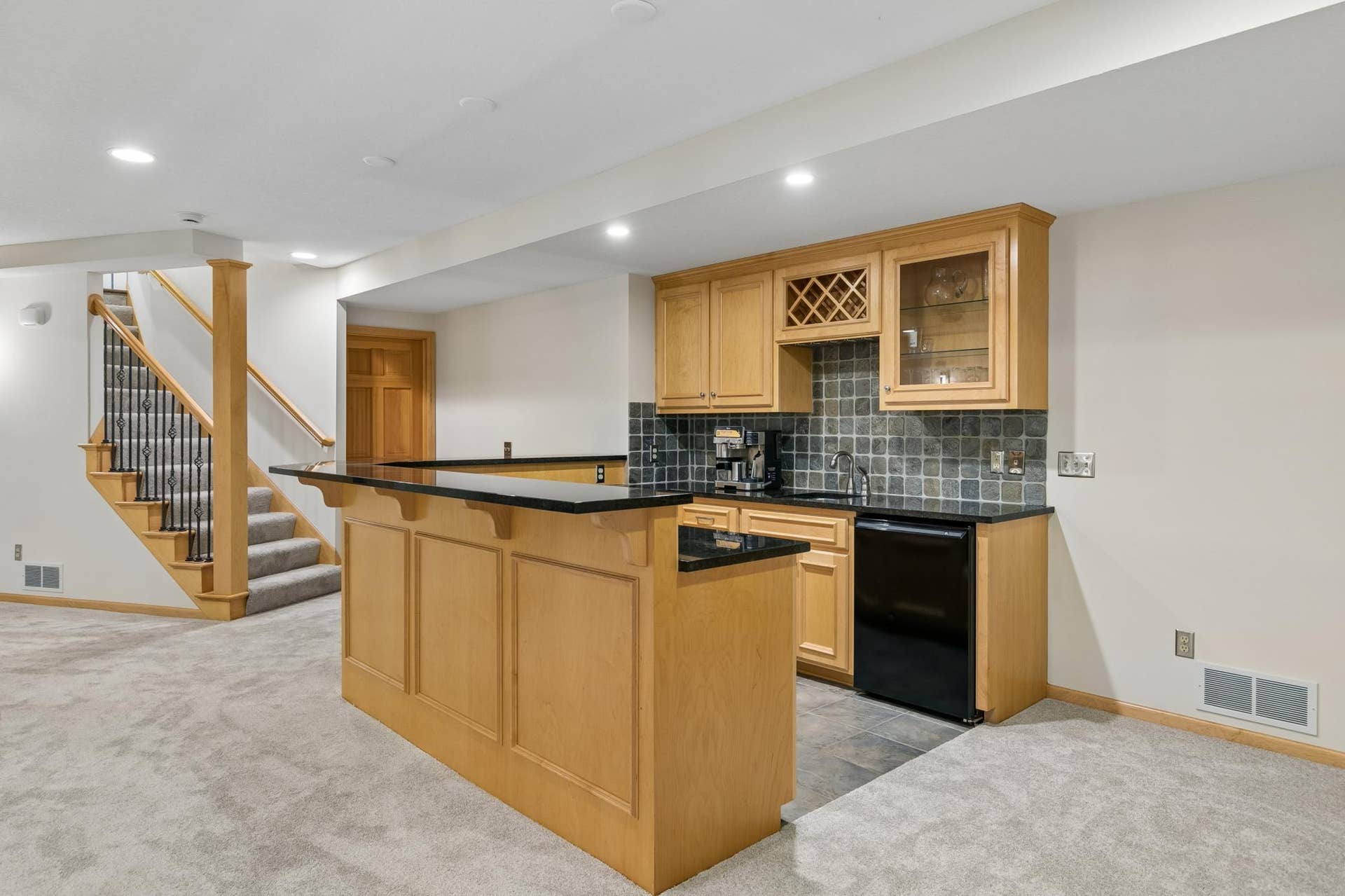 505 Severn Way, Eagan, MN 55123 505 Severn Way, Eagan, MN 55123