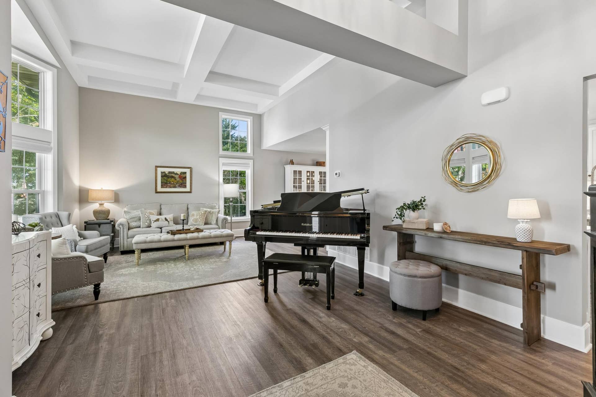 505 Severn Way, Eagan, MN 55123 Step inside to a large foyer with energy-efficient triple-pane windows installed throughout the home in 2018.