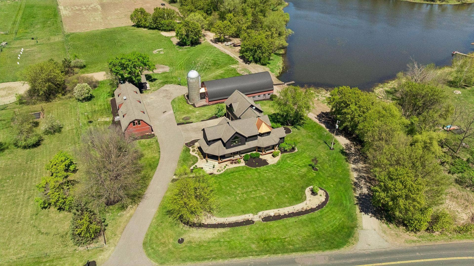 7040 132nd Street N, Hugo, MN 55038 10 acre retreat