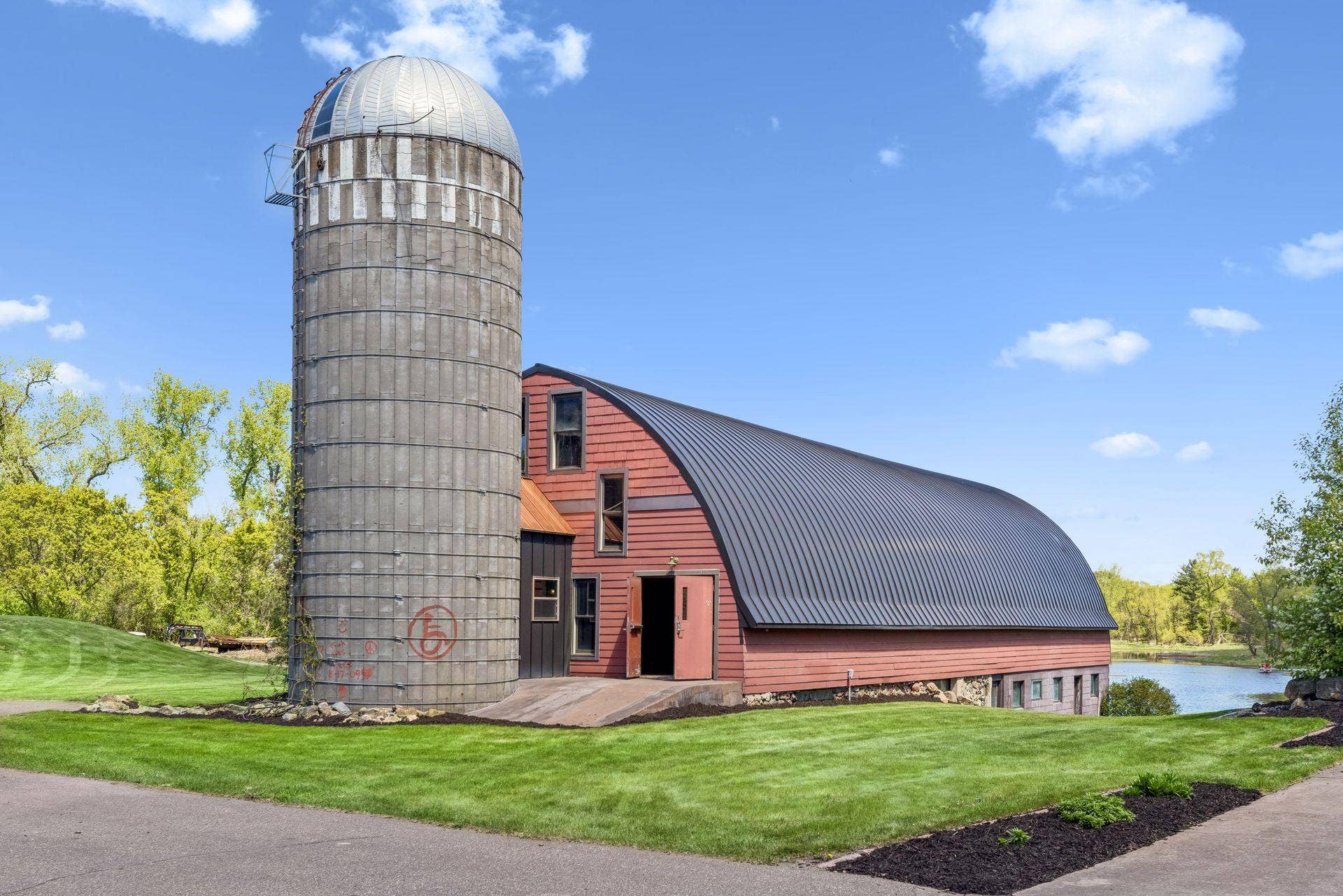 7040 132nd Street N, Hugo, MN 55038 Historic barn approx 100 years old