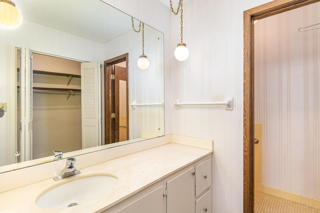 3200 Virginia Avenue S, #104, Saint Louis Park, MN 55426 bedroom bathroom.png