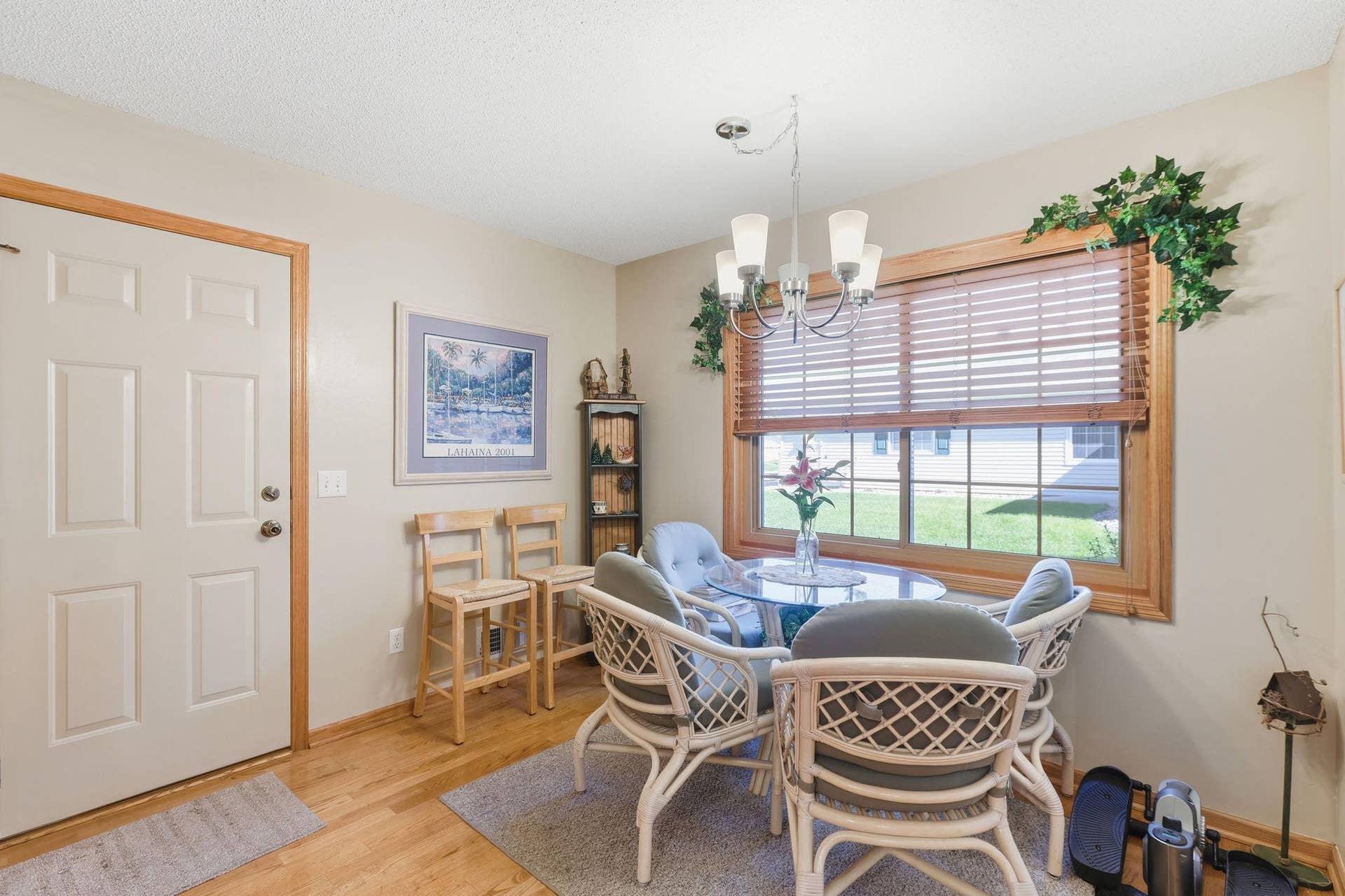 7590 Newbury Road, Woodbury, MN 55125 13-web-or-mls-IMG_8316.jpg