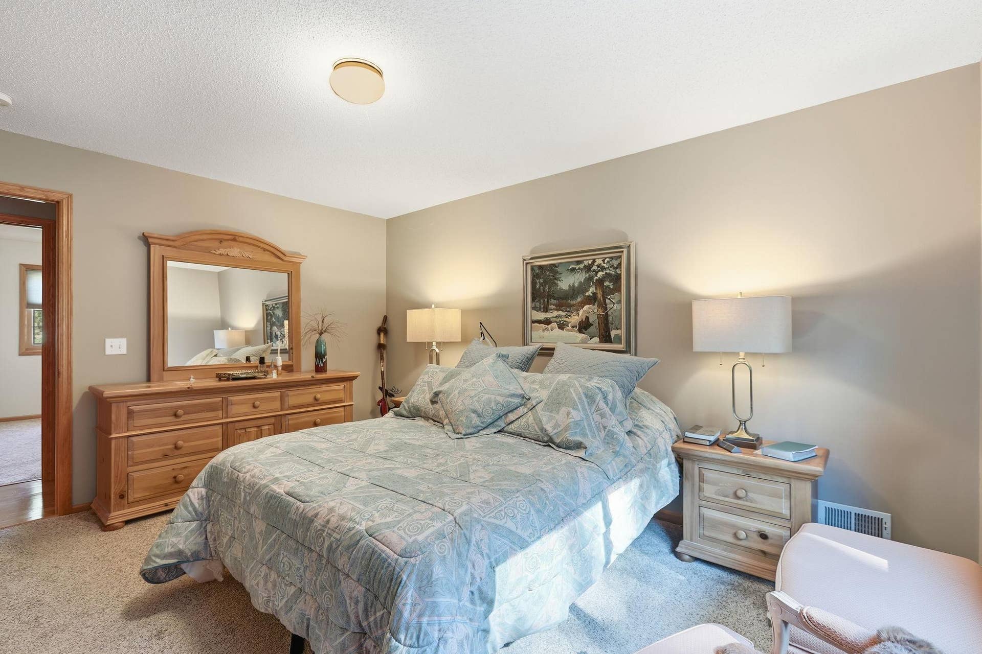 7590 Newbury Road, Woodbury, MN 55125 17-web-or-mls-IMG_8336.jpg
