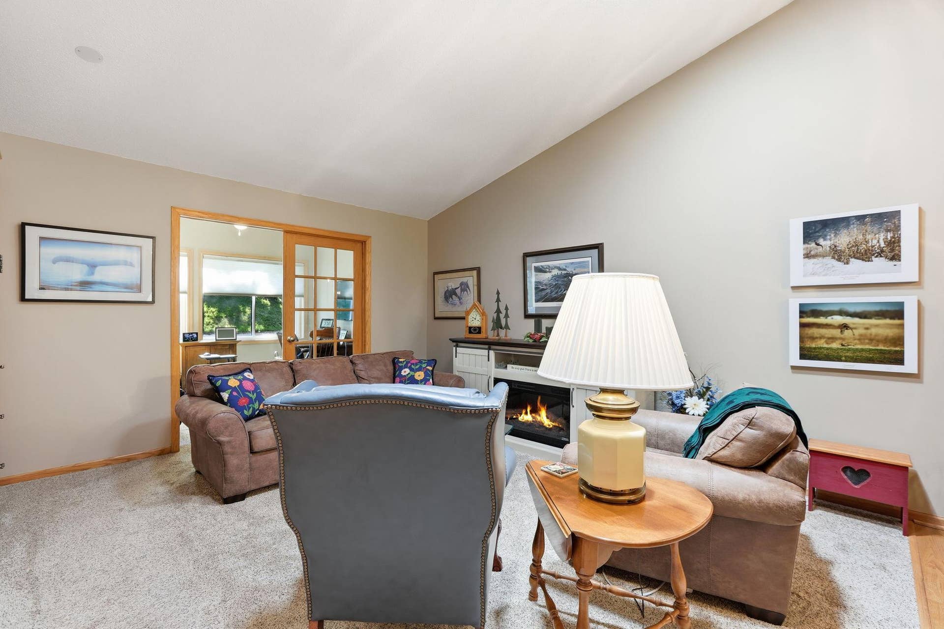 7590 Newbury Road, Woodbury, MN 55125 3-web-or-mls-IMG_8271_with_fire.jpg
