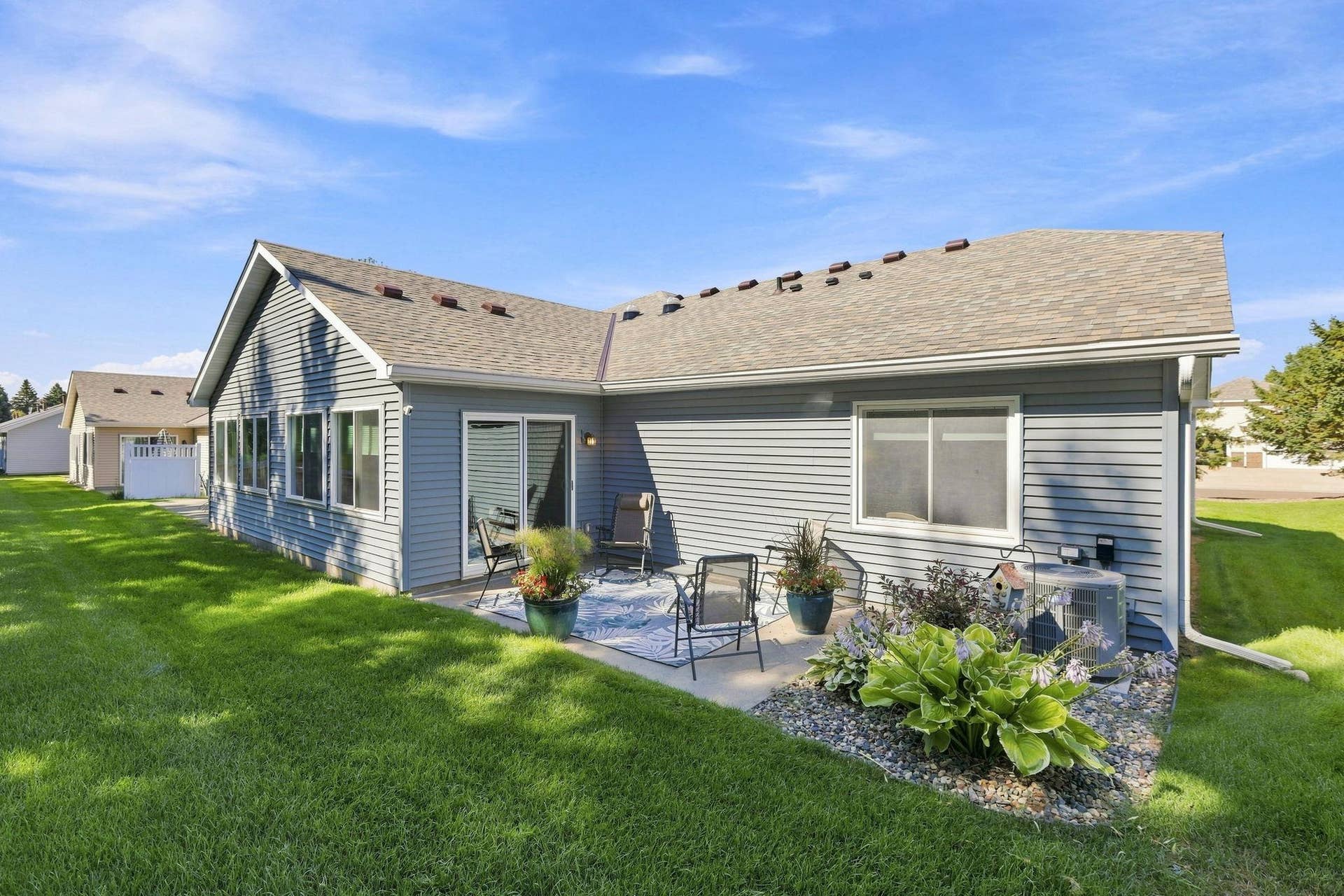 7590 Newbury Road, Woodbury, MN 55125 26-web-or-mls-IMG_8371.jpg