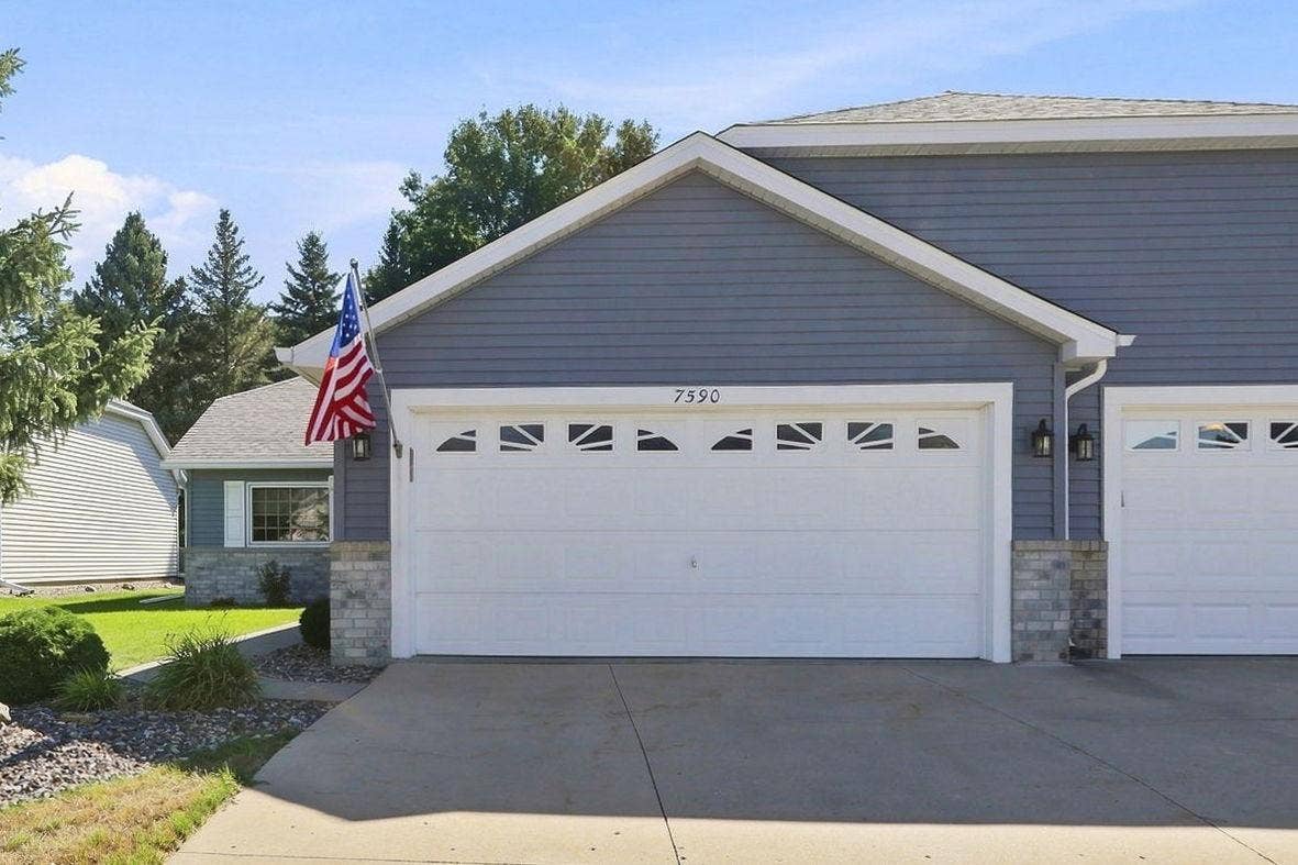 7590 Newbury Road, Woodbury, MN 55125 1-web-or-mls-IMG_8361.jpg