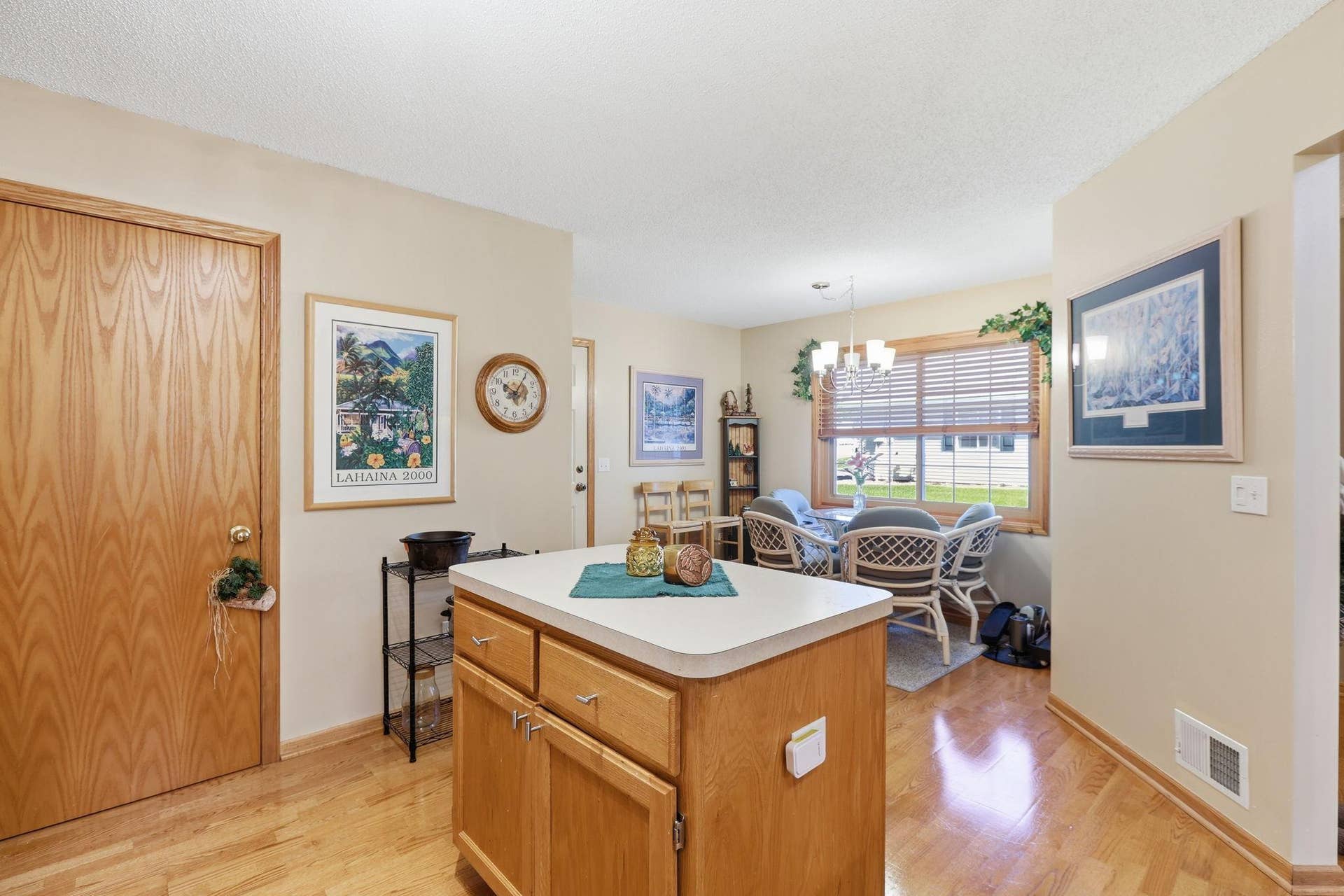 7590 Newbury Road, Woodbury, MN 55125 12-web-or-mls-IMG_8311.jpg