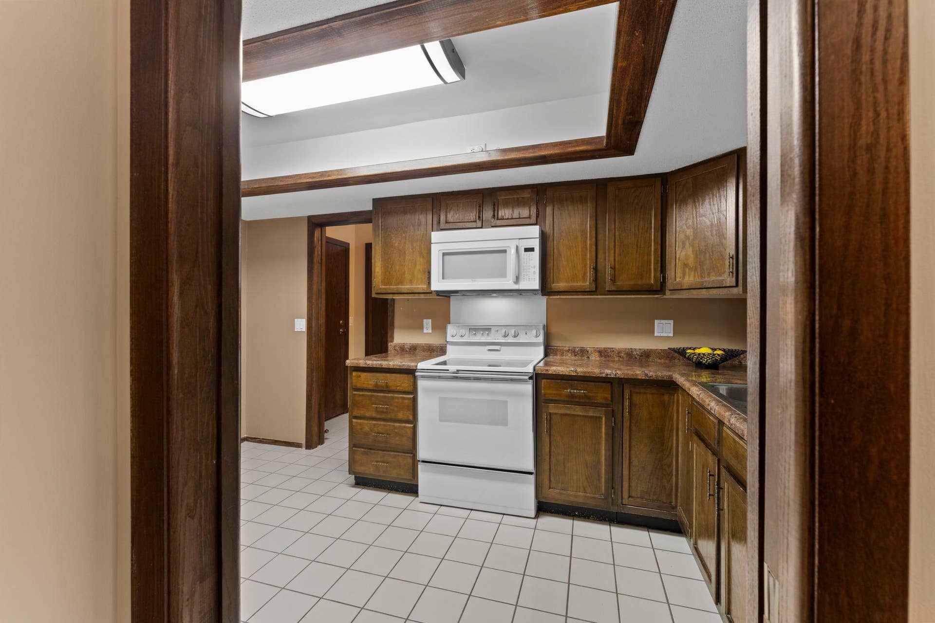 8549 Irwin Road, #126, Bloomington, MN 55437 Kitchen from DR