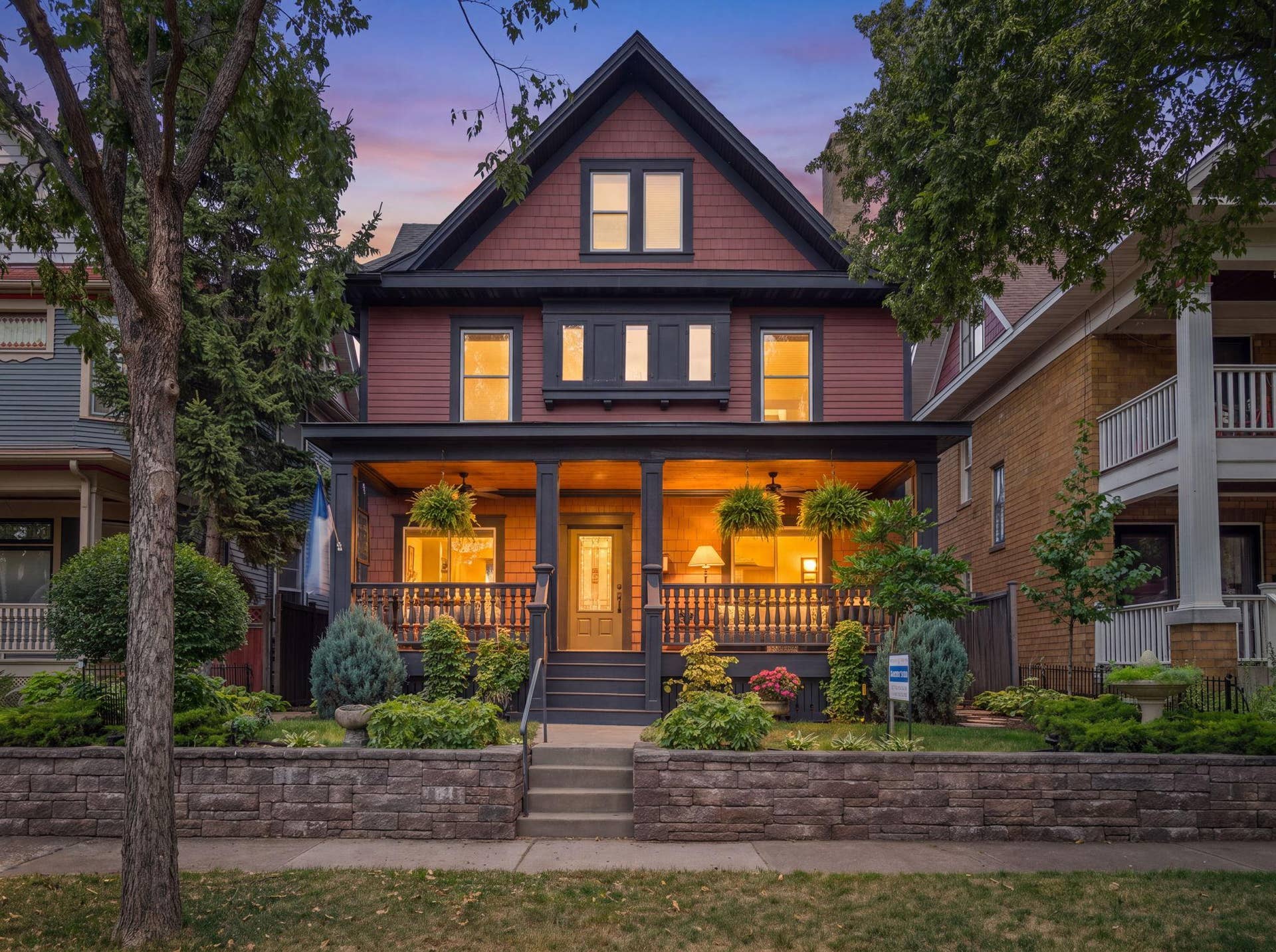 847 Ashland Avenue, 101, Saint Paul, MN 55104 1-web-or-mls-twilight.png