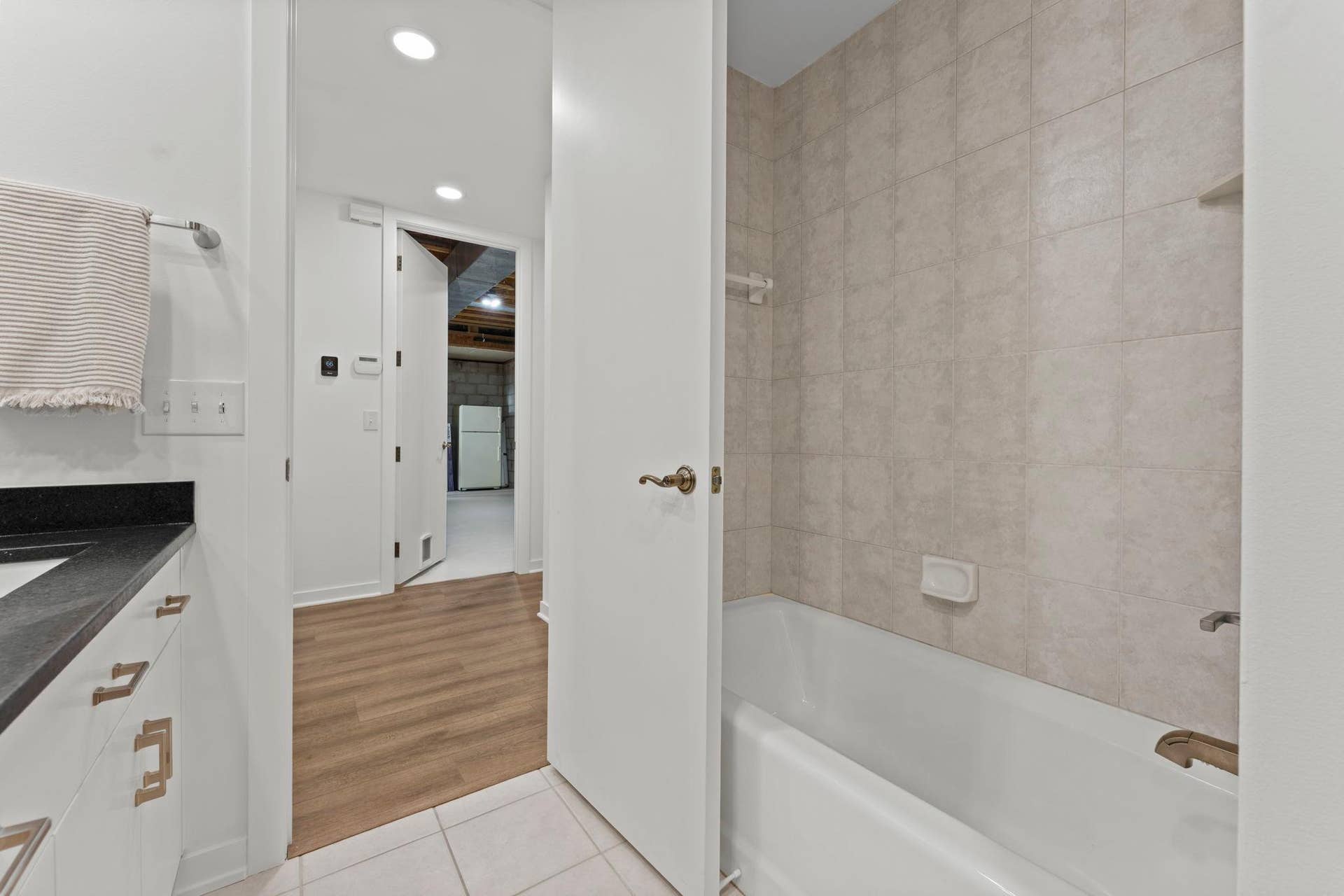 82-web-or-mls-11945 Isleton Ave N-177.jpg