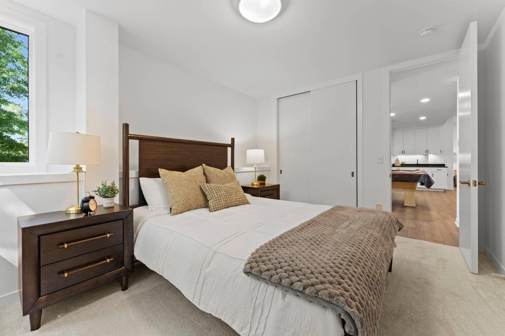 75-web-or-mls-11945 Isleton Ave N-162.jpg