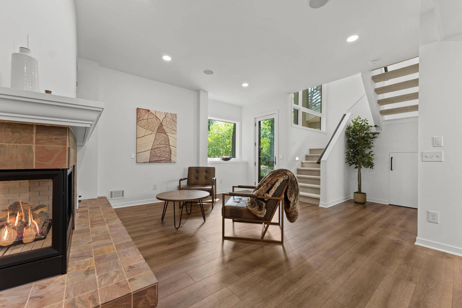 64-web-or-mls-11945 Isleton Ave N-129.jpg