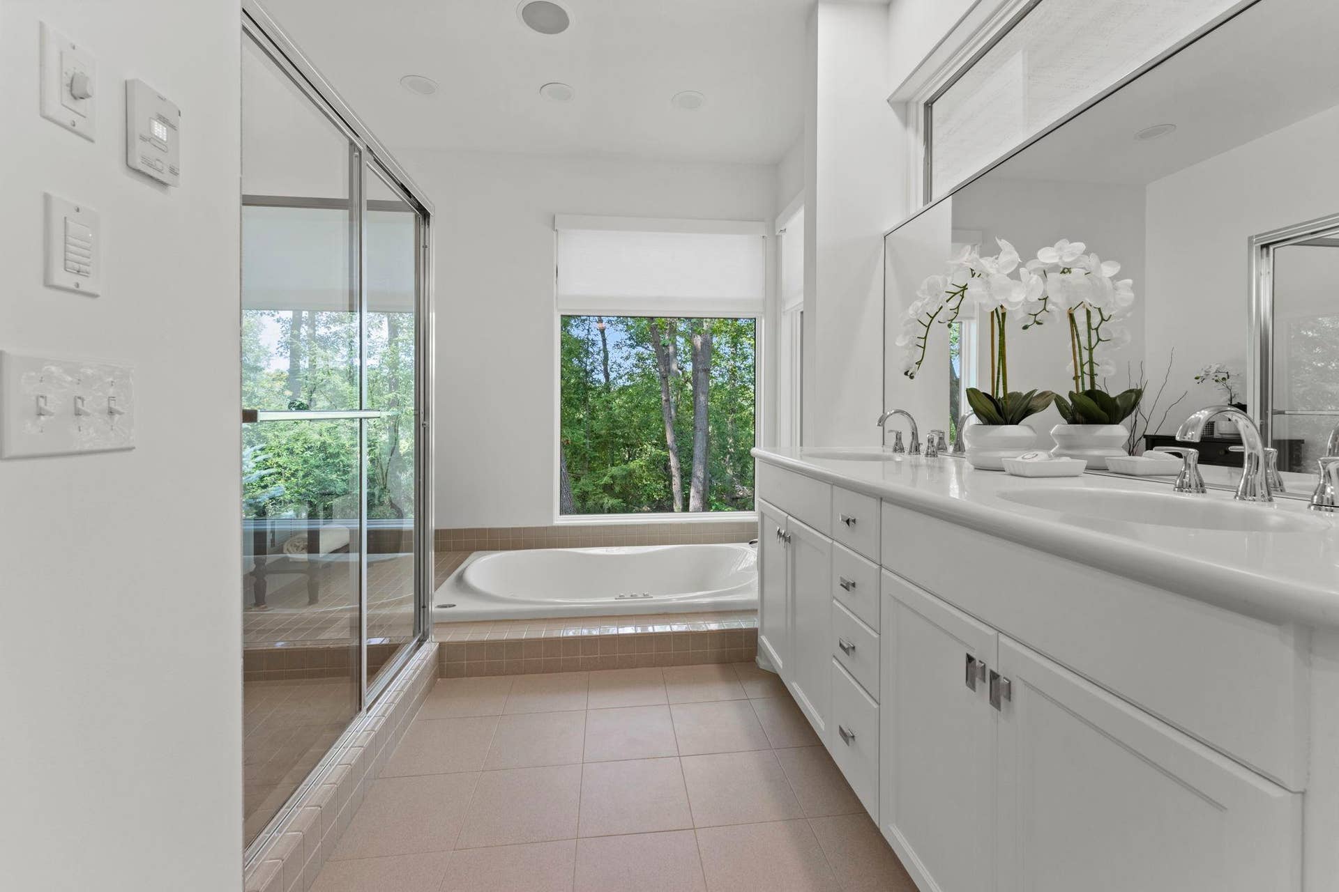52-web-or-mls-11945 Isleton Ave N-45.jpg