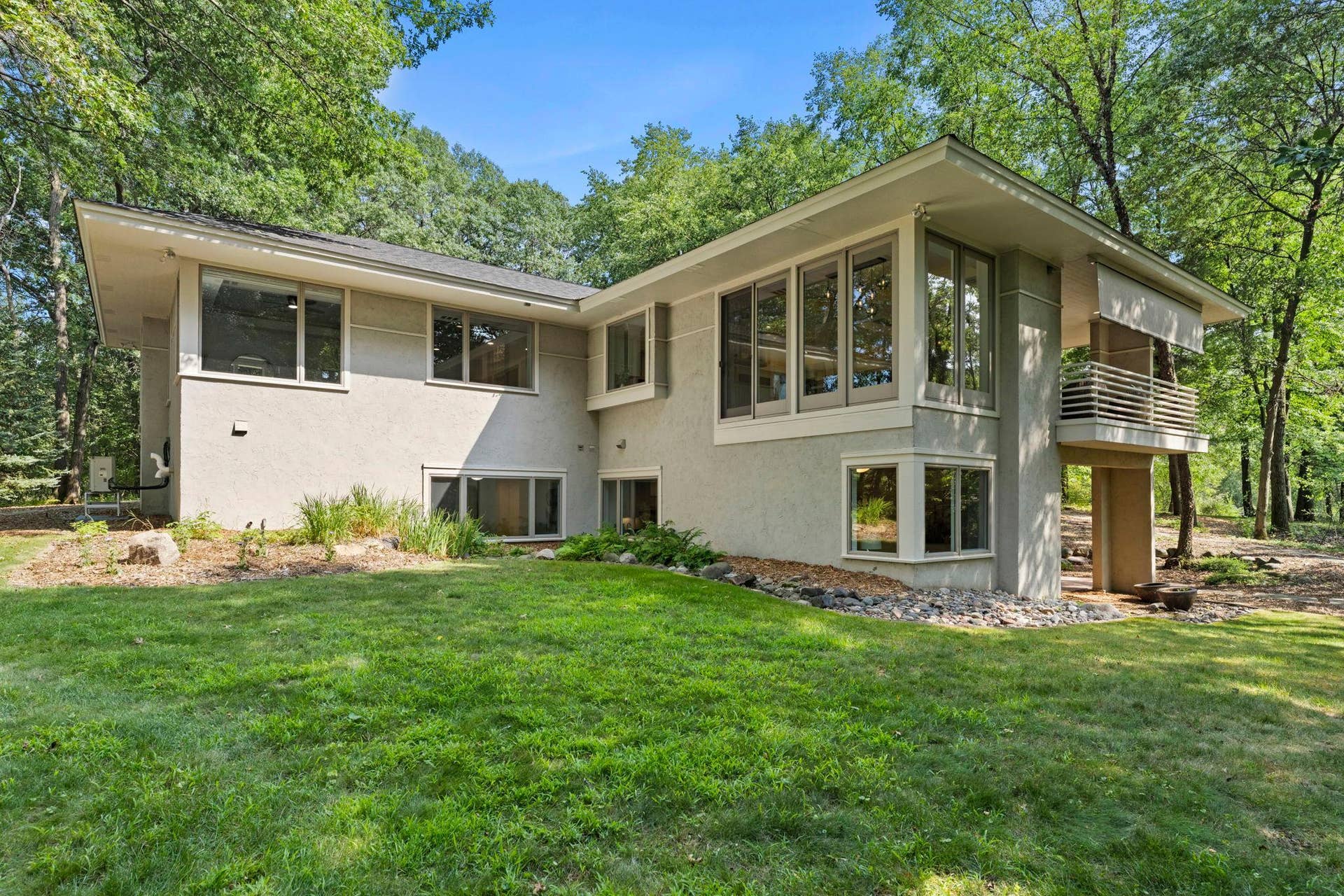 98-web-or-mls-11945 Isleton Ave N-223.jpg