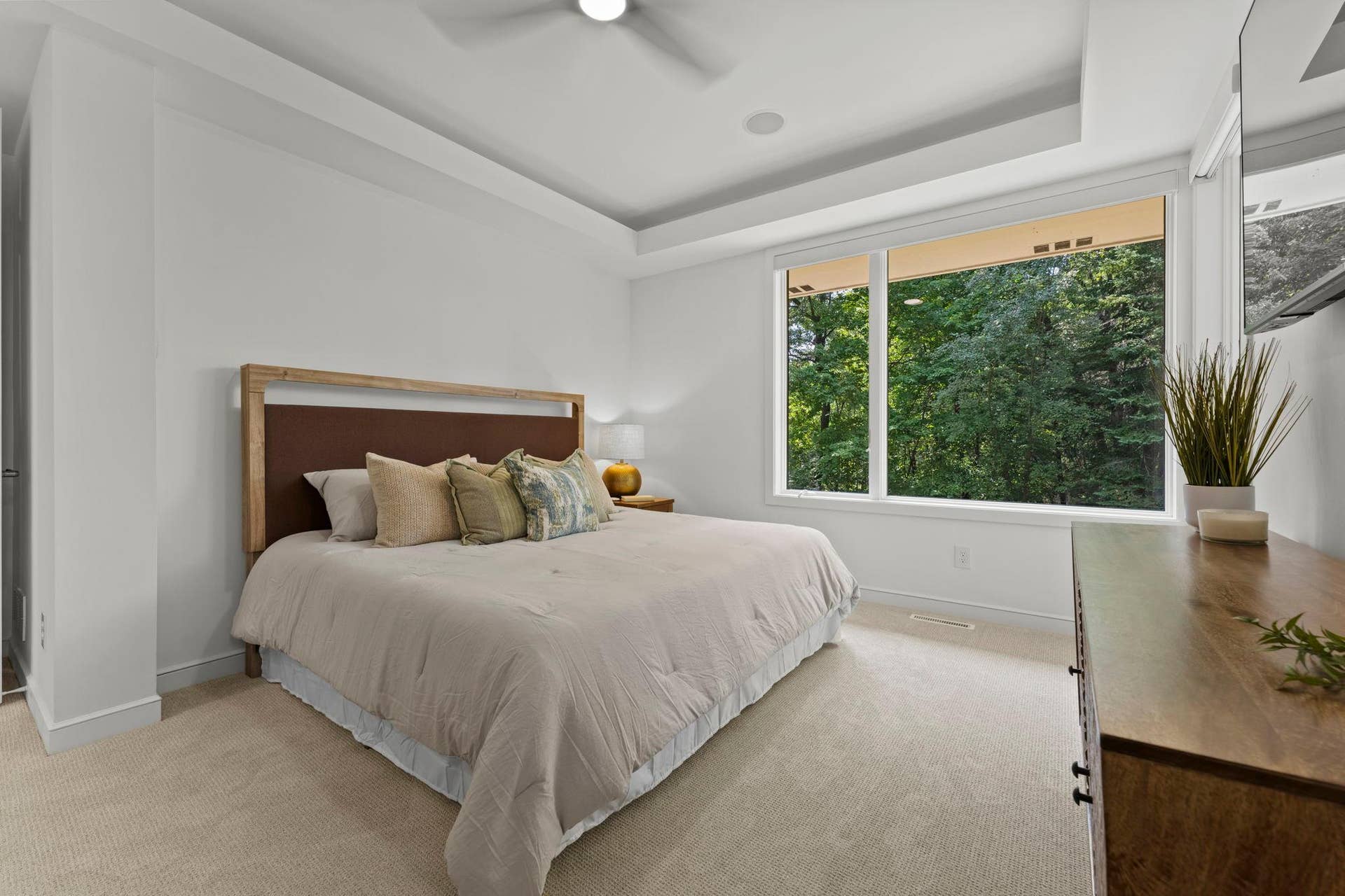 48-web-or-mls-48-print-11945 Isleton Ave N-33.jpg