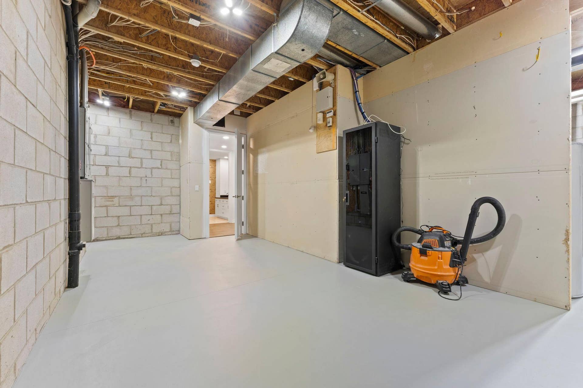 84-web-or-mls-11945 Isleton Ave N-192.jpg