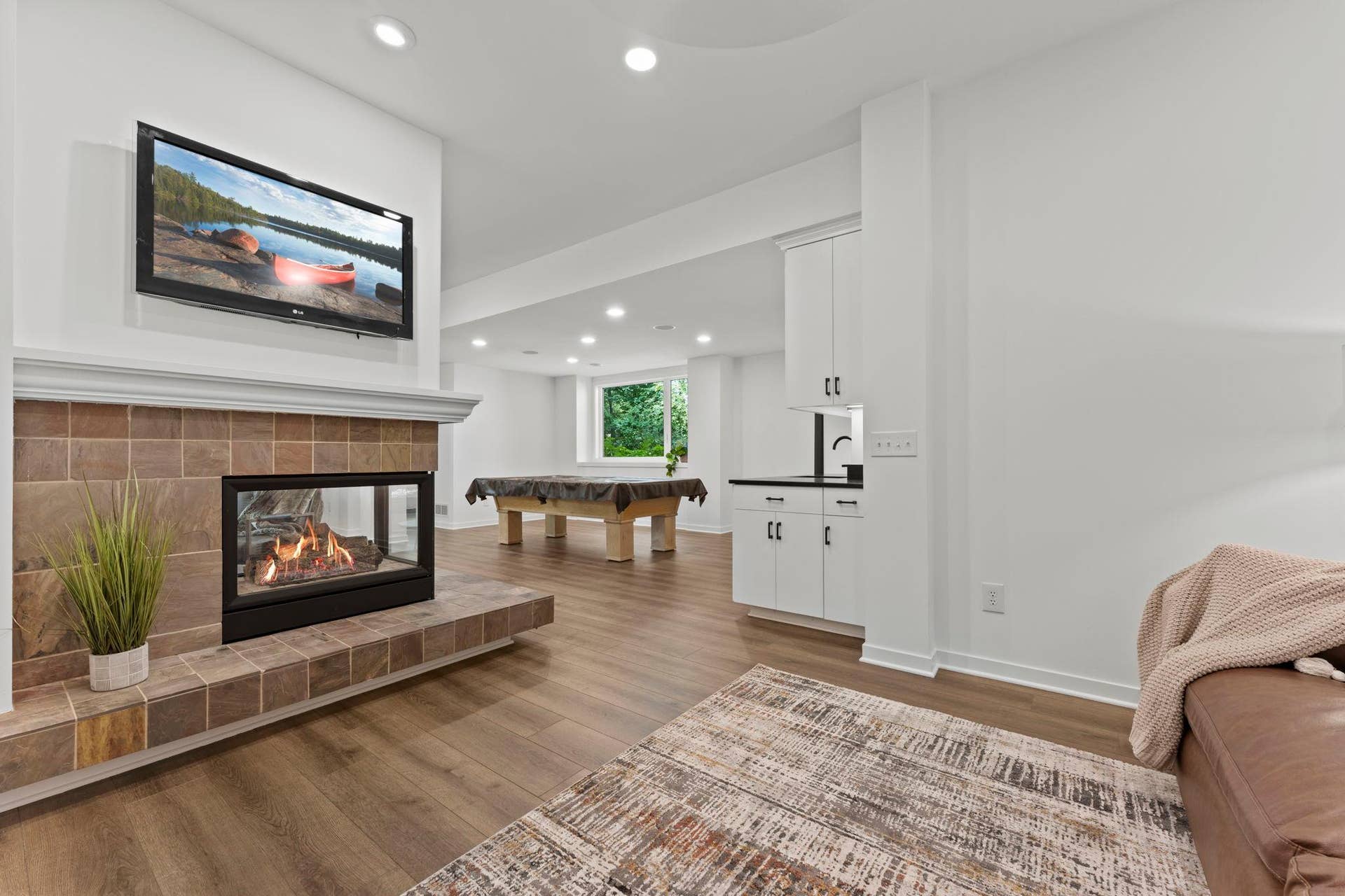 69-web-or-mls-11945 Isleton Ave N-144.jpg