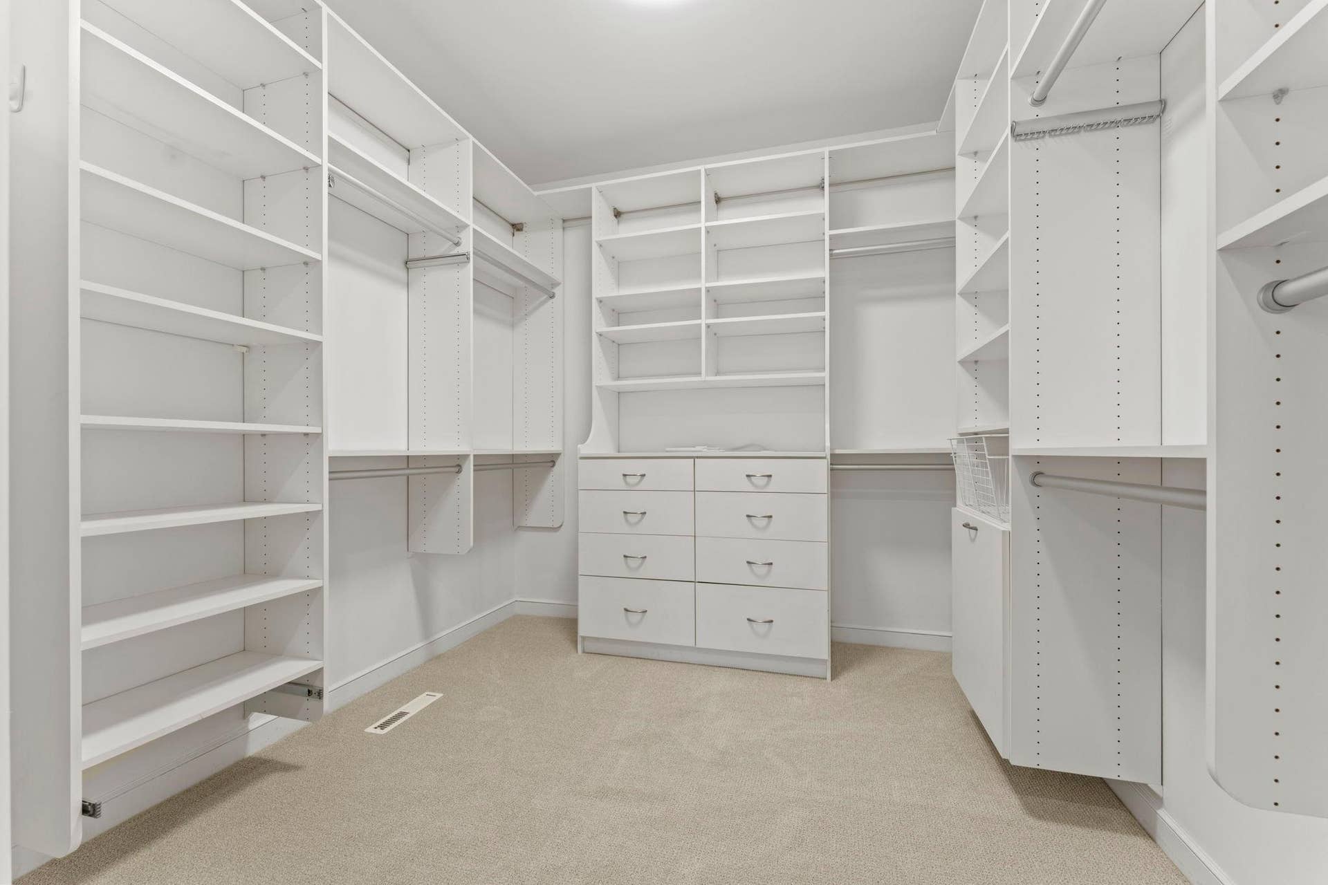 55-web-or-mls-11945 Isleton Ave N-54.jpg