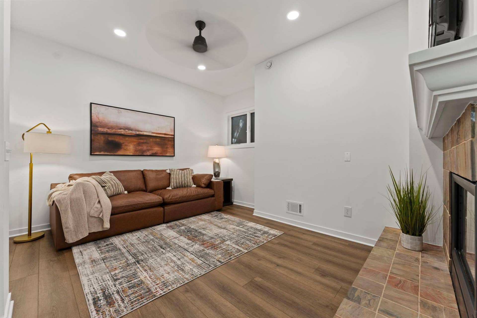 67-web-or-mls-11945 Isleton Ave N-138.jpg