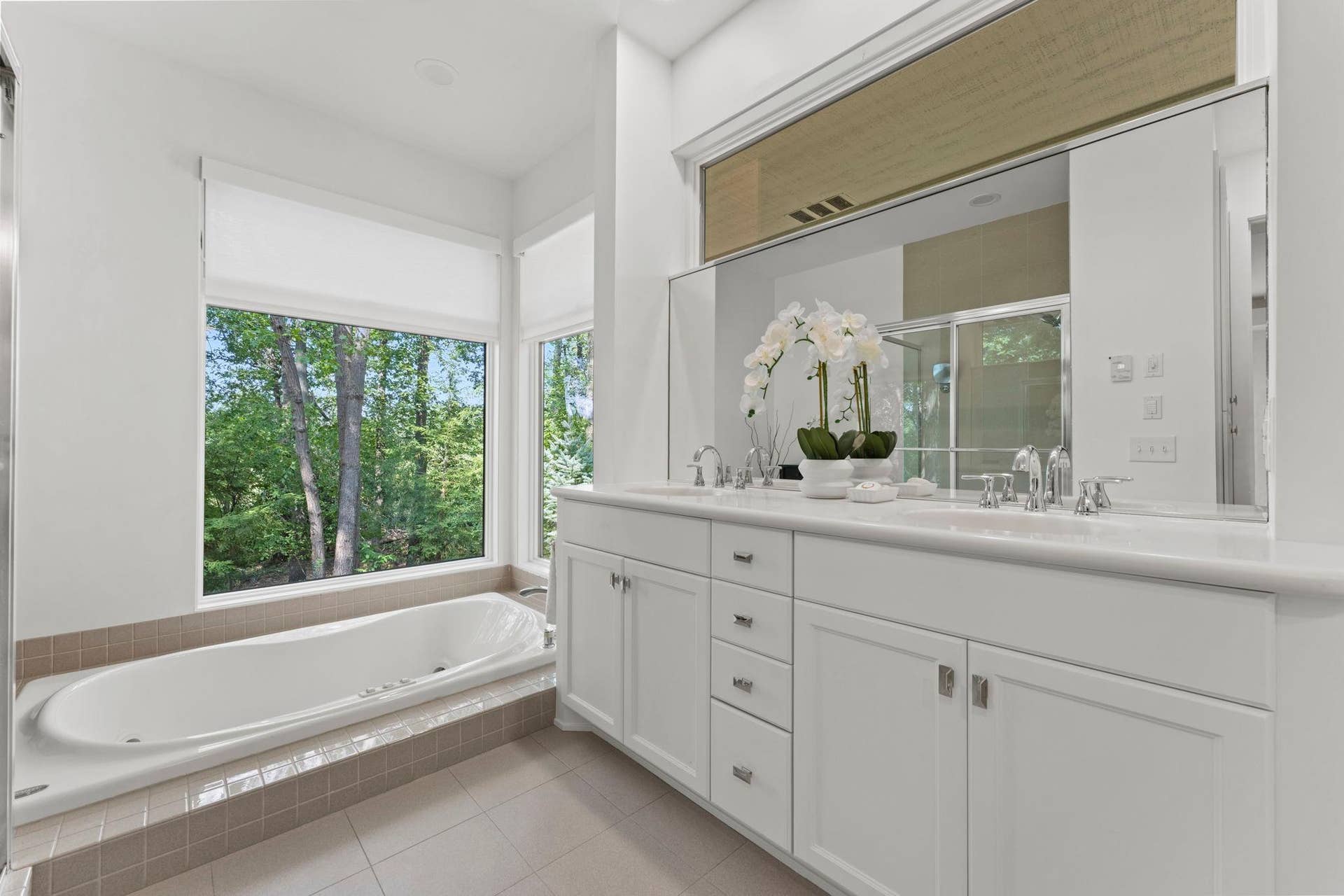 53-web-or-mls-11945 Isleton Ave N-48.jpg