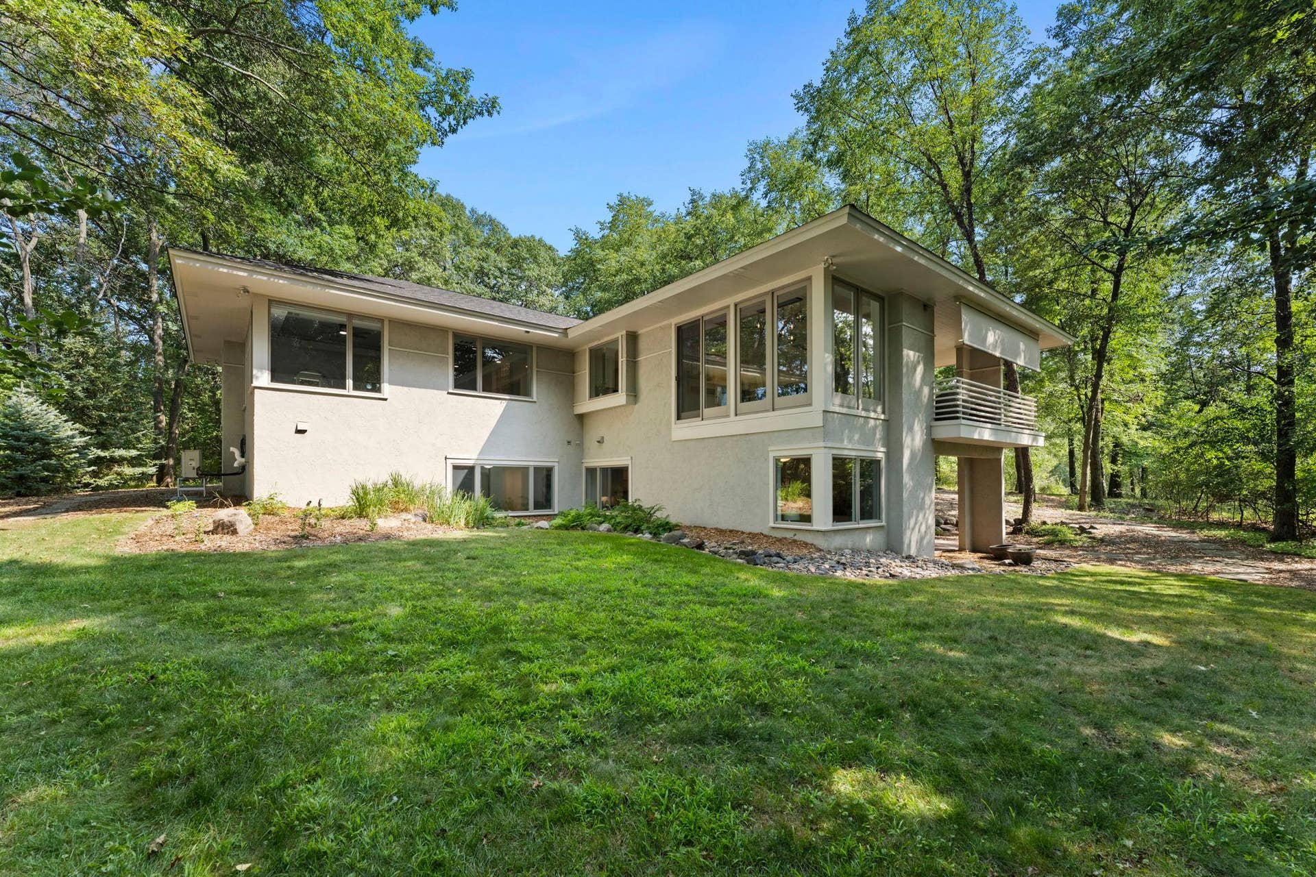 97-web-or-mls-11945 Isleton Ave N-222.jpg