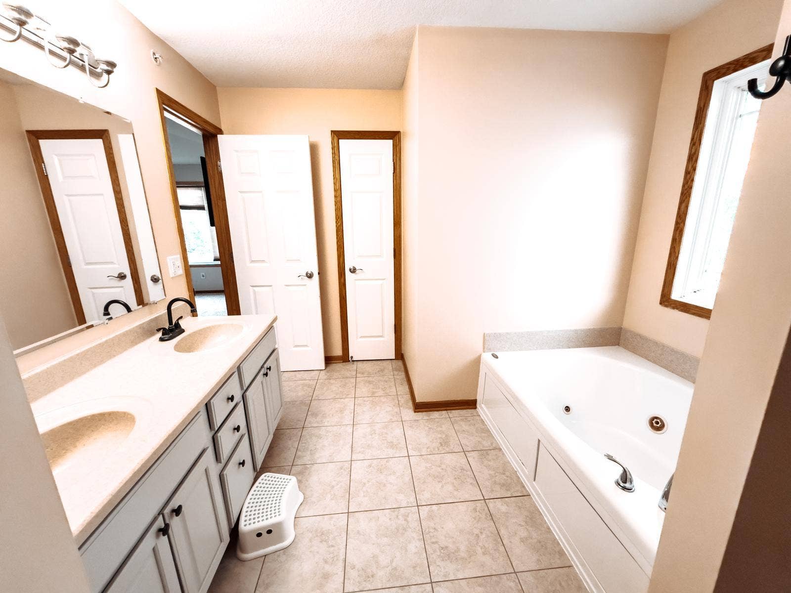 5080 Yuma Lane N, Plymouth, MN 55446 5080 Yuma Lane N, Plymouth, MN 55446